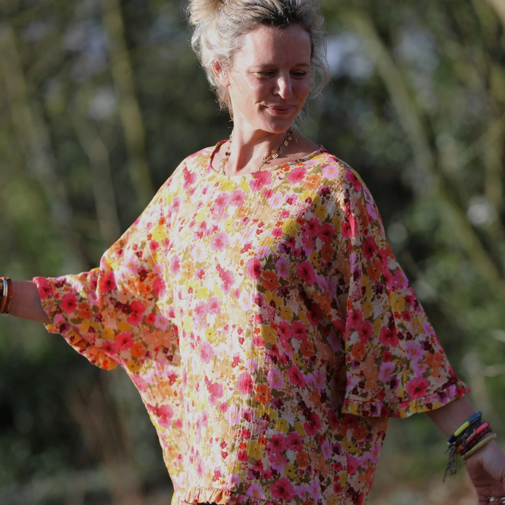 Blouse Annette – Double gaze de coton “Fleurs en Feu” - Image 5