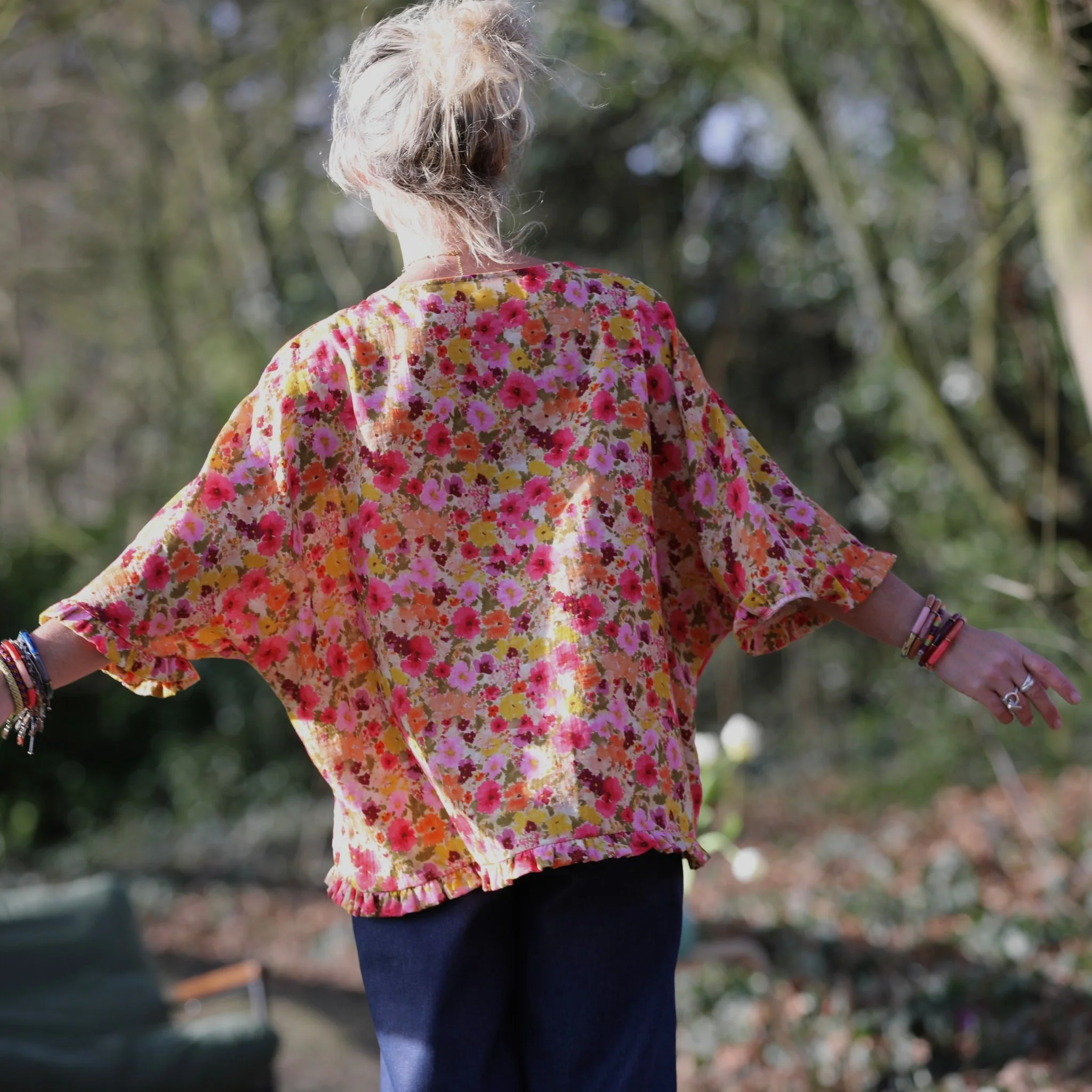 Blouse Annette – Double gaze de coton “Fleurs en Feu” - Image 9