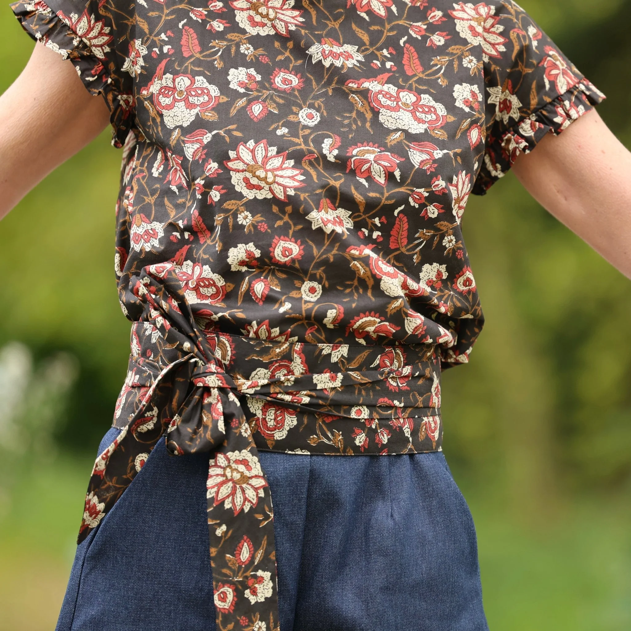 Blouse Camélia – Voile de coton nuit fleurie - Image 9