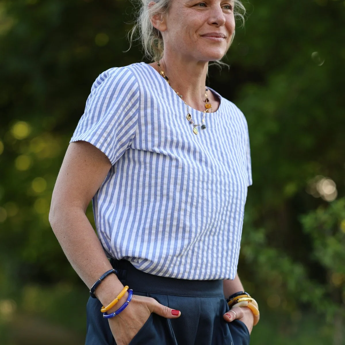 Blouse Emeline seersucker de coton rayé océan – Made in France - Image 8