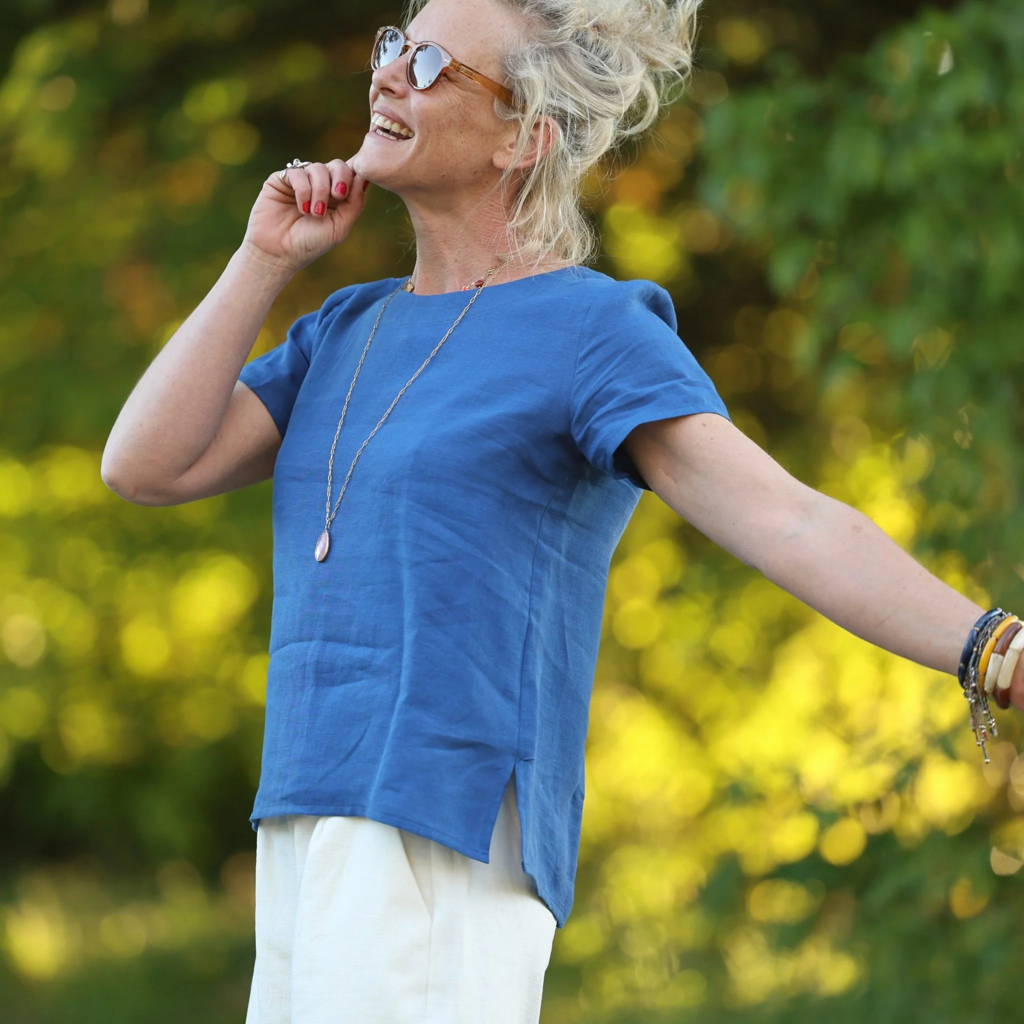 Blouse Emeline en lin bleu majorelle - Image 10