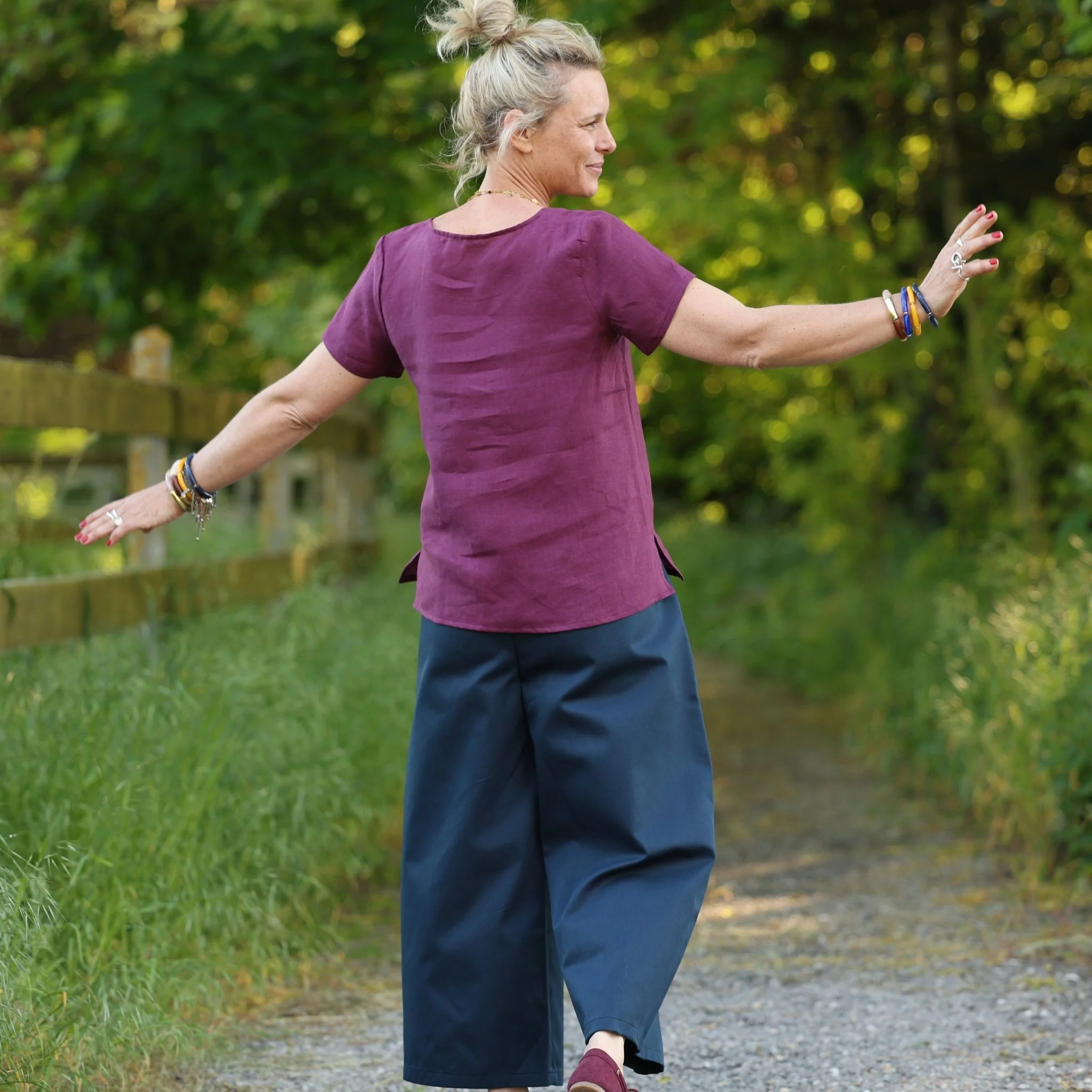 Blouse Emeline en lin lie-de-vin - Image 6