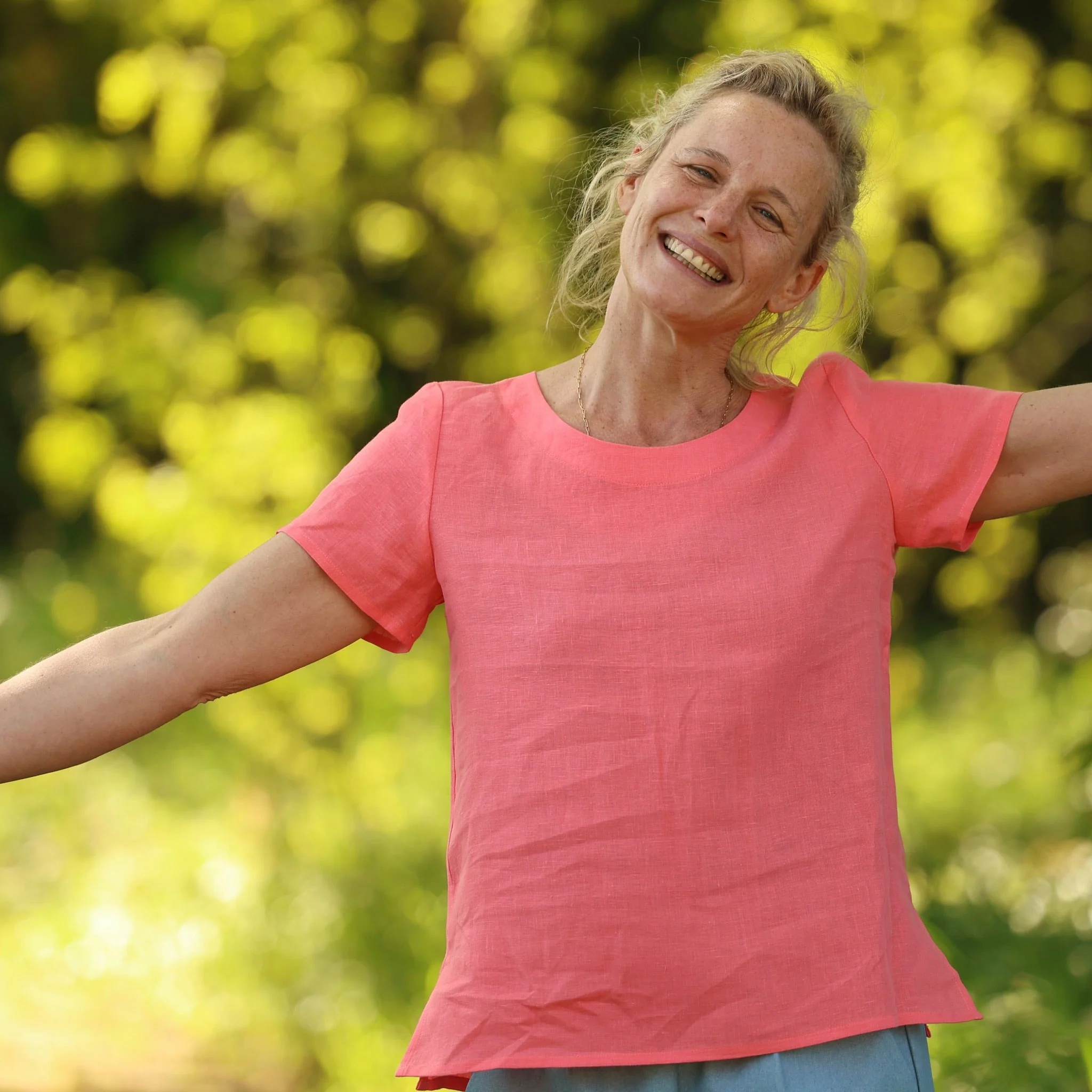 Blouse Emeline en lin rose corail - Image 10