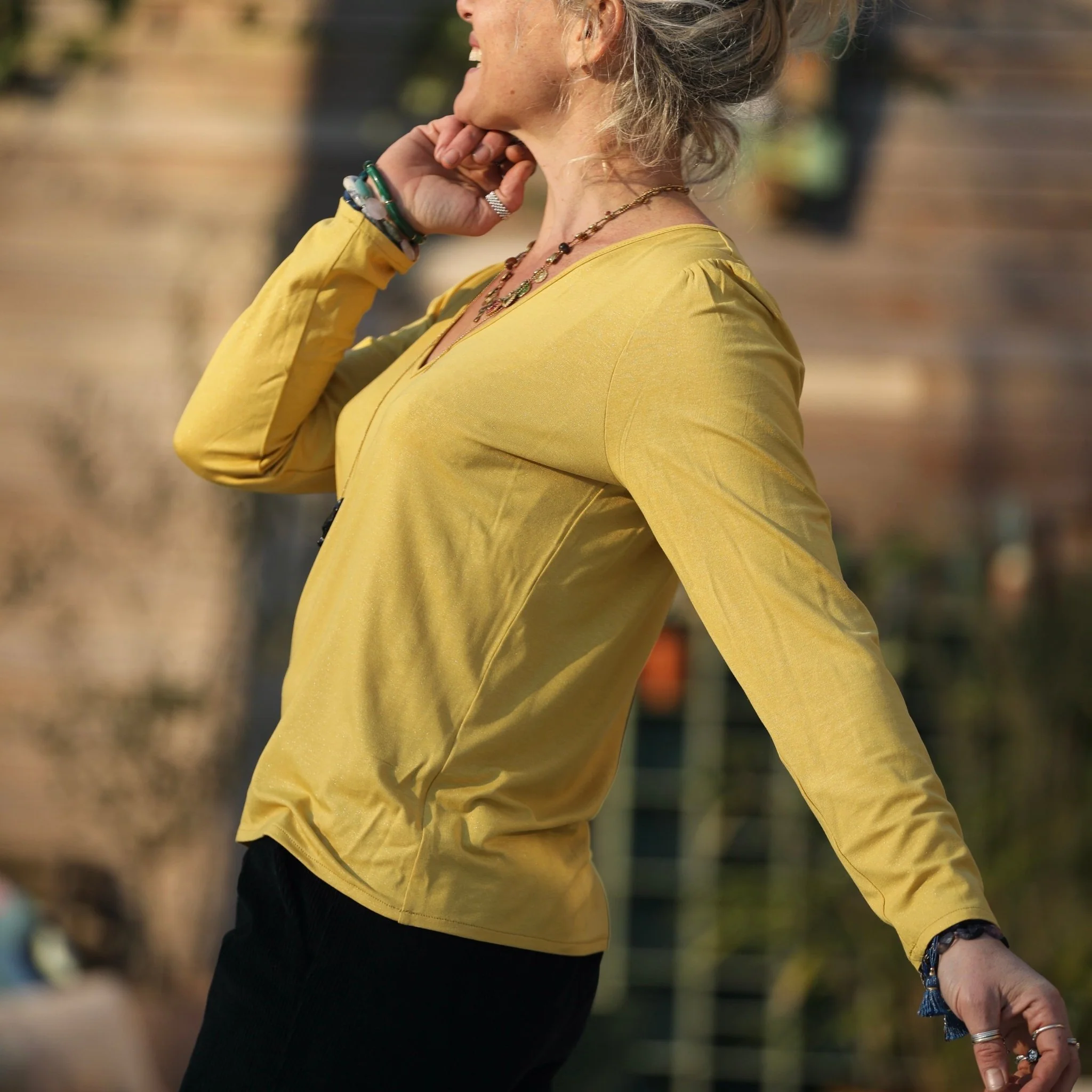 Blouse Lalou jersey de viscose jaune pailleté - Image 5