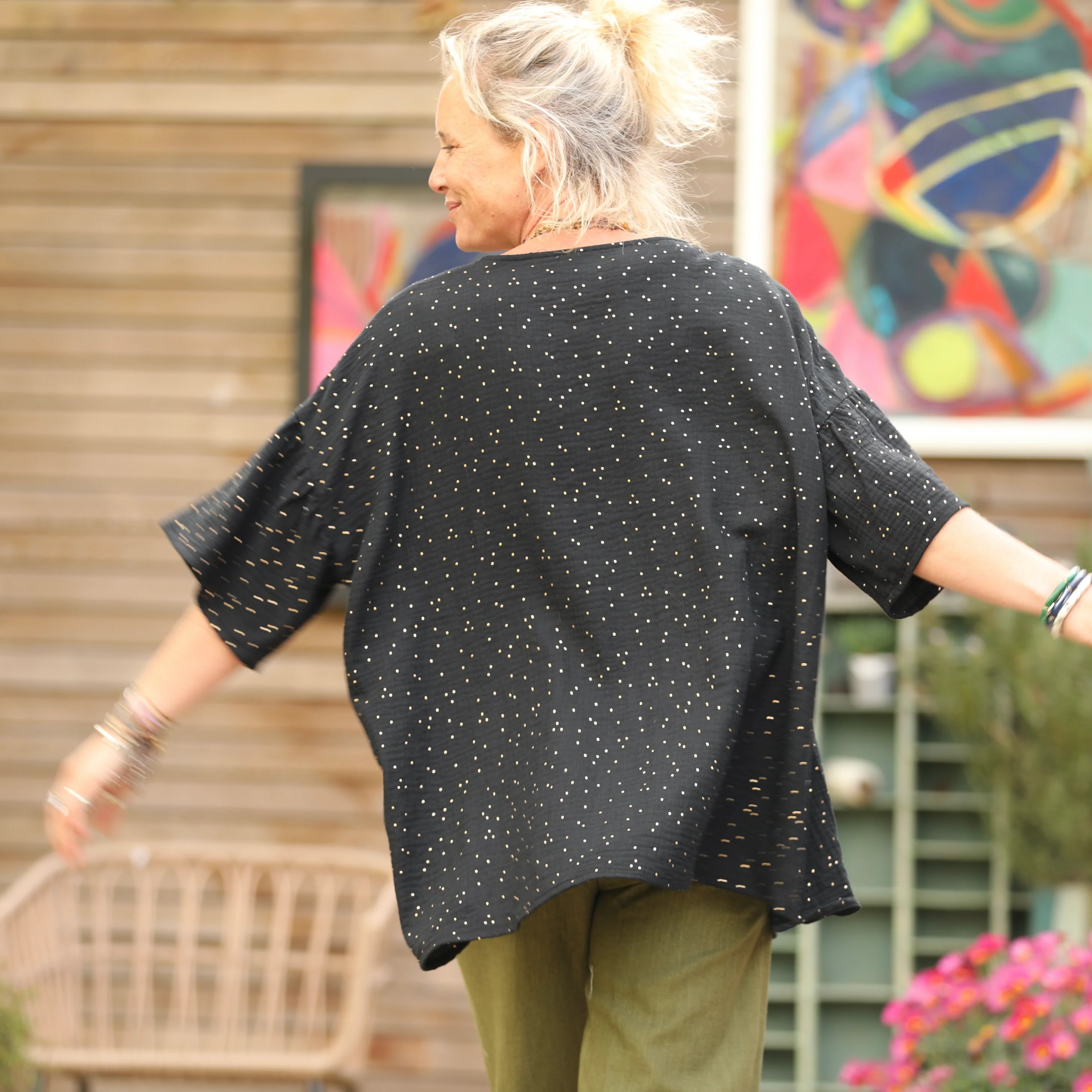 Blouse Léopoldine - double gaze de coton noire plumetis or - Image 3