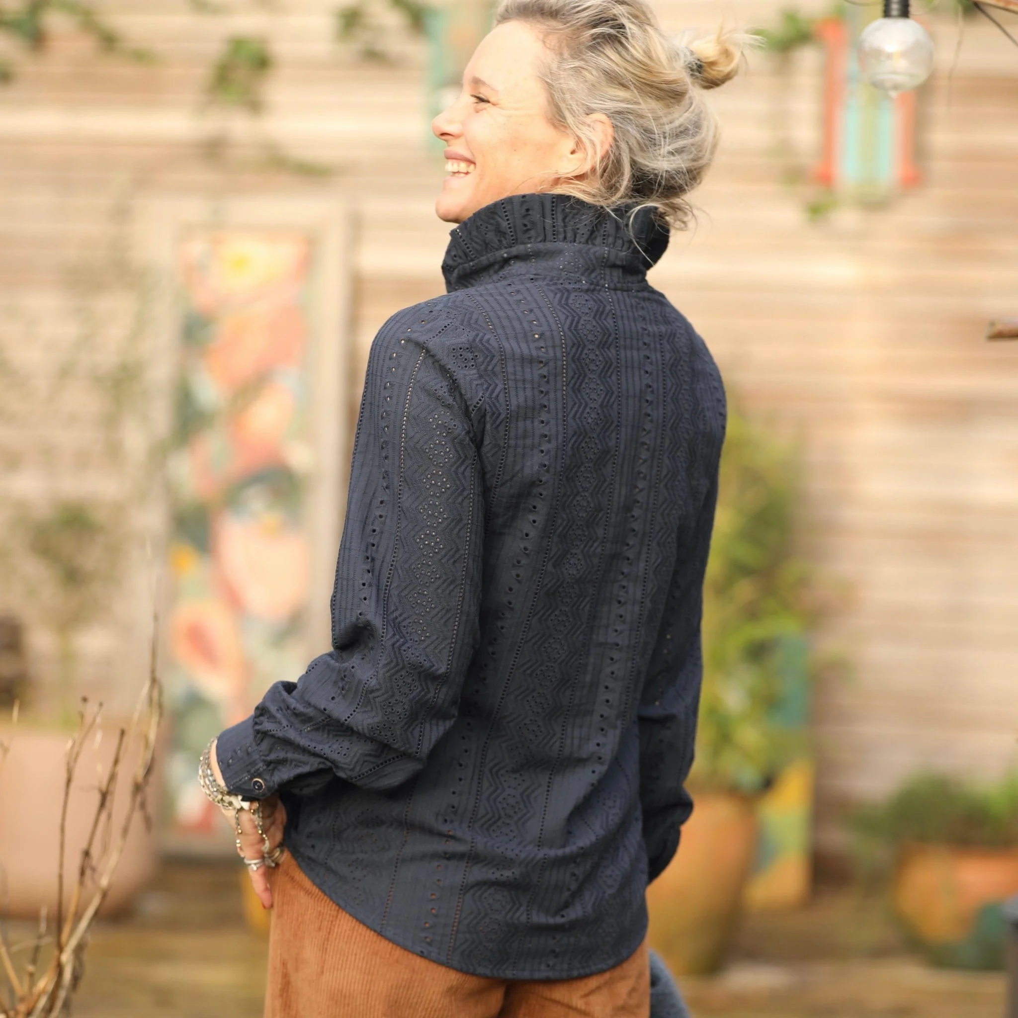 Blouse Marthe -  broderie géométrique marine - Image 7