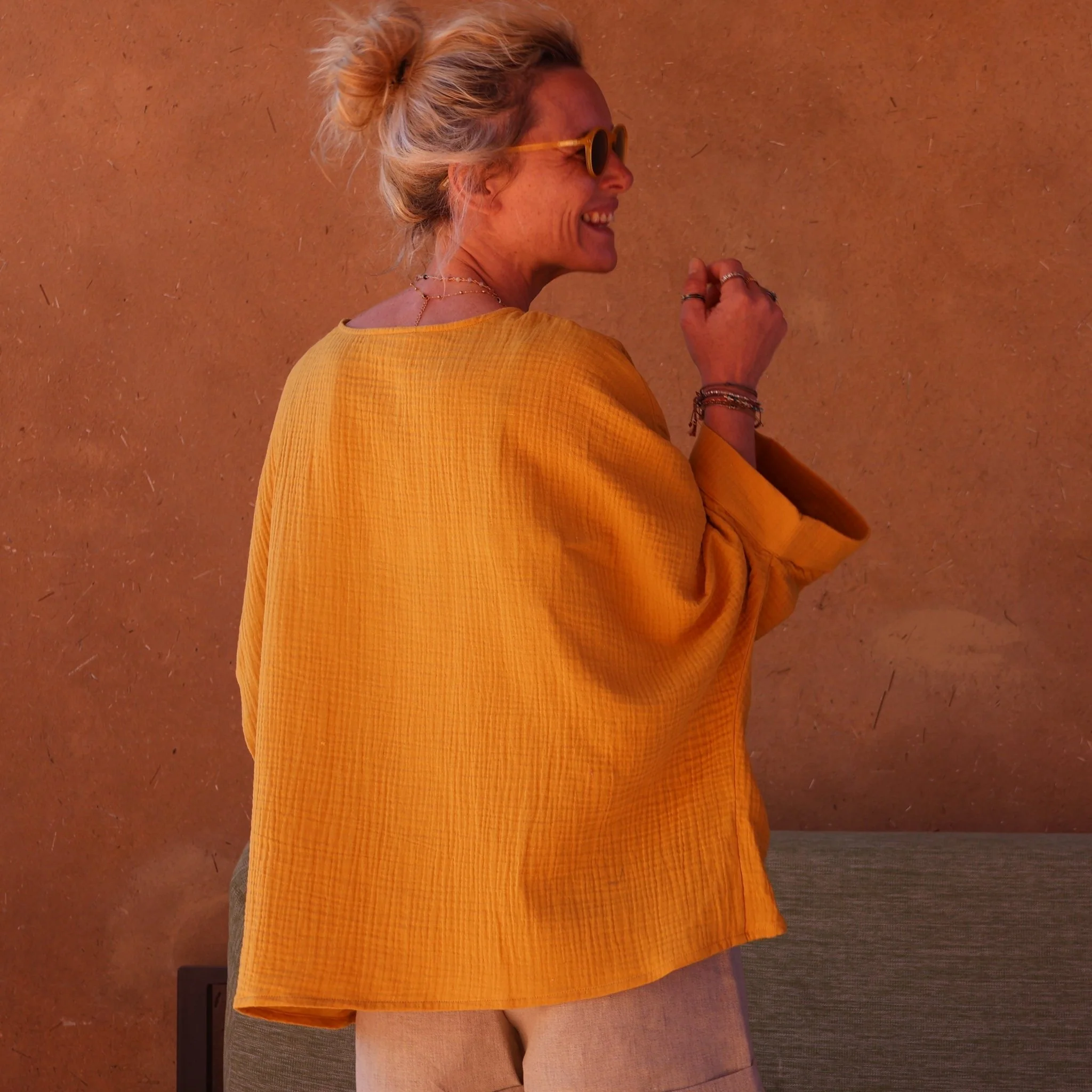 Blouse Nao double gaze de coton ocre - Image 3