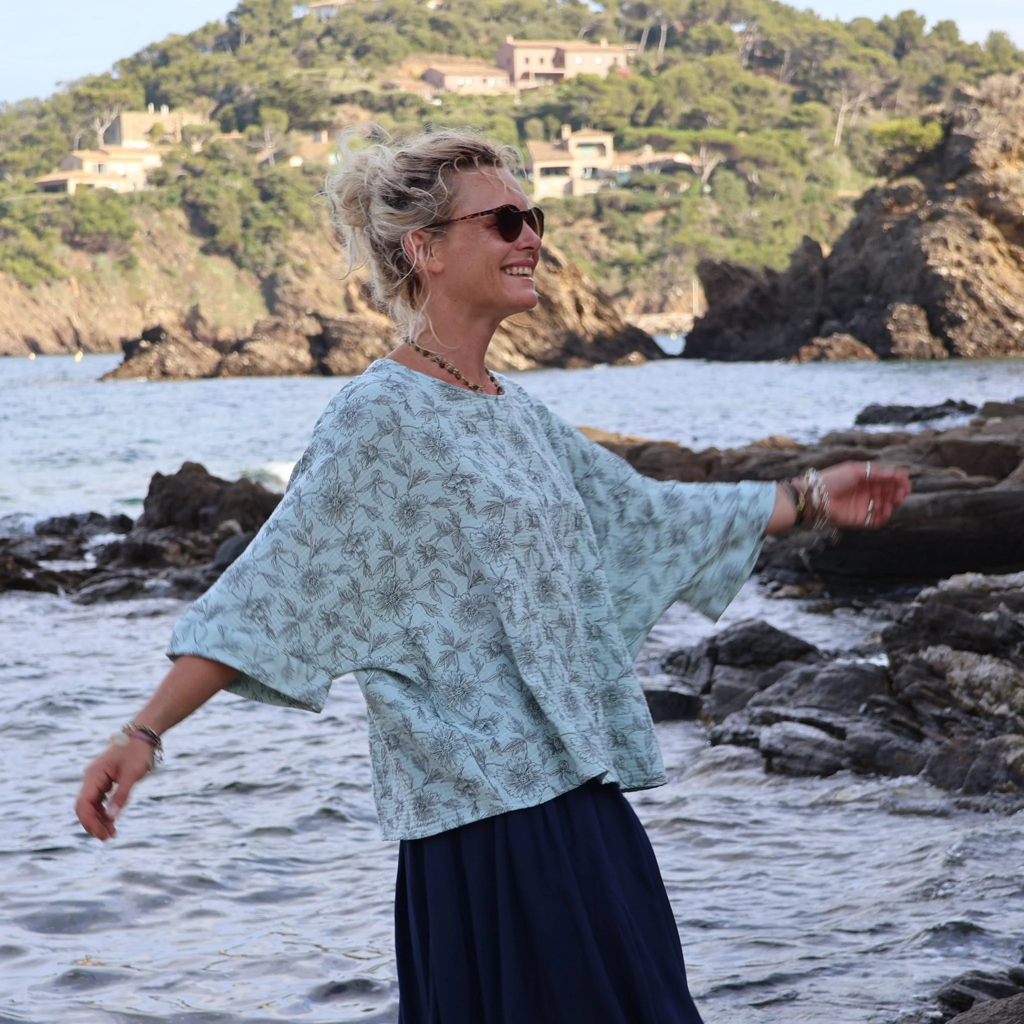 Blouse Nao - double gaze de coton vert pastel fleuri