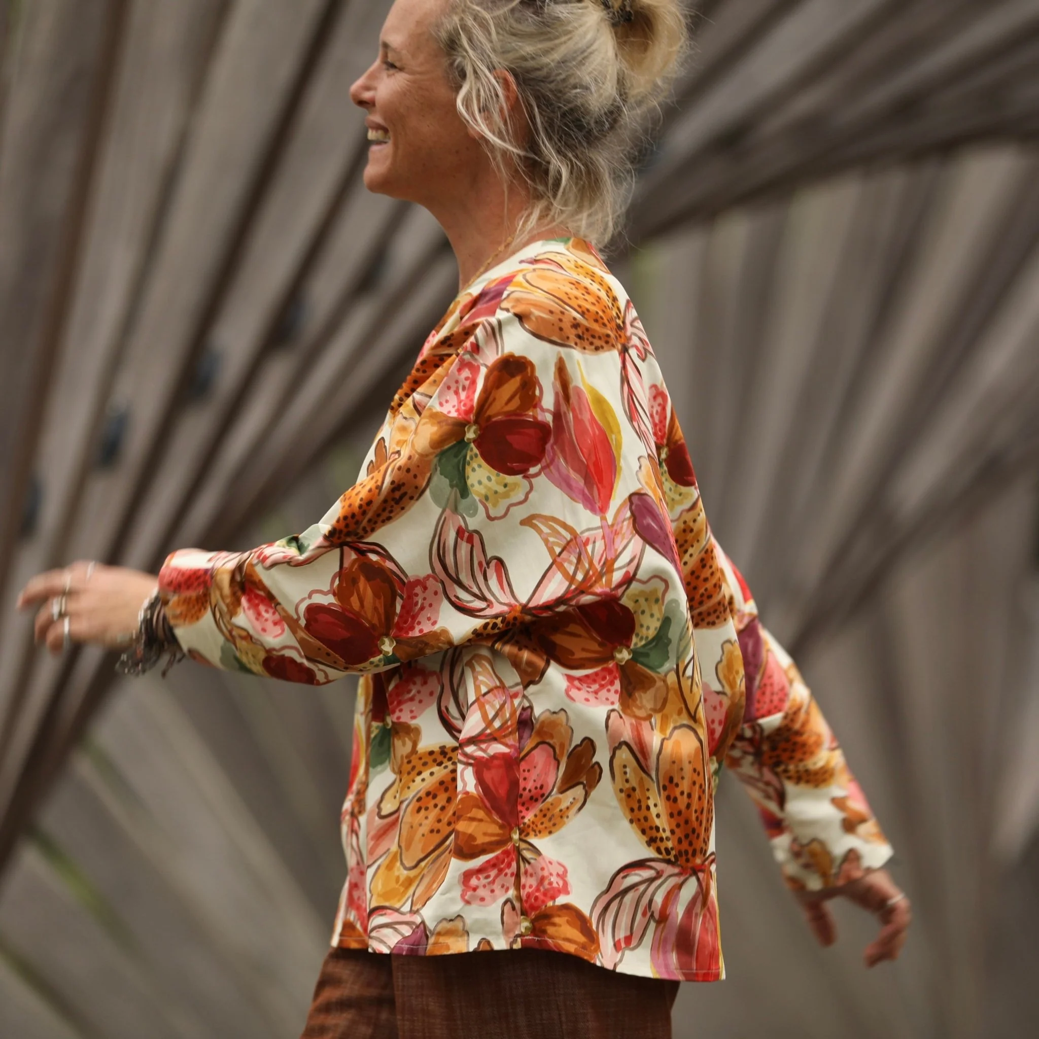 Blouse Naomie -  satin de coton poésie d’automne - Image 9