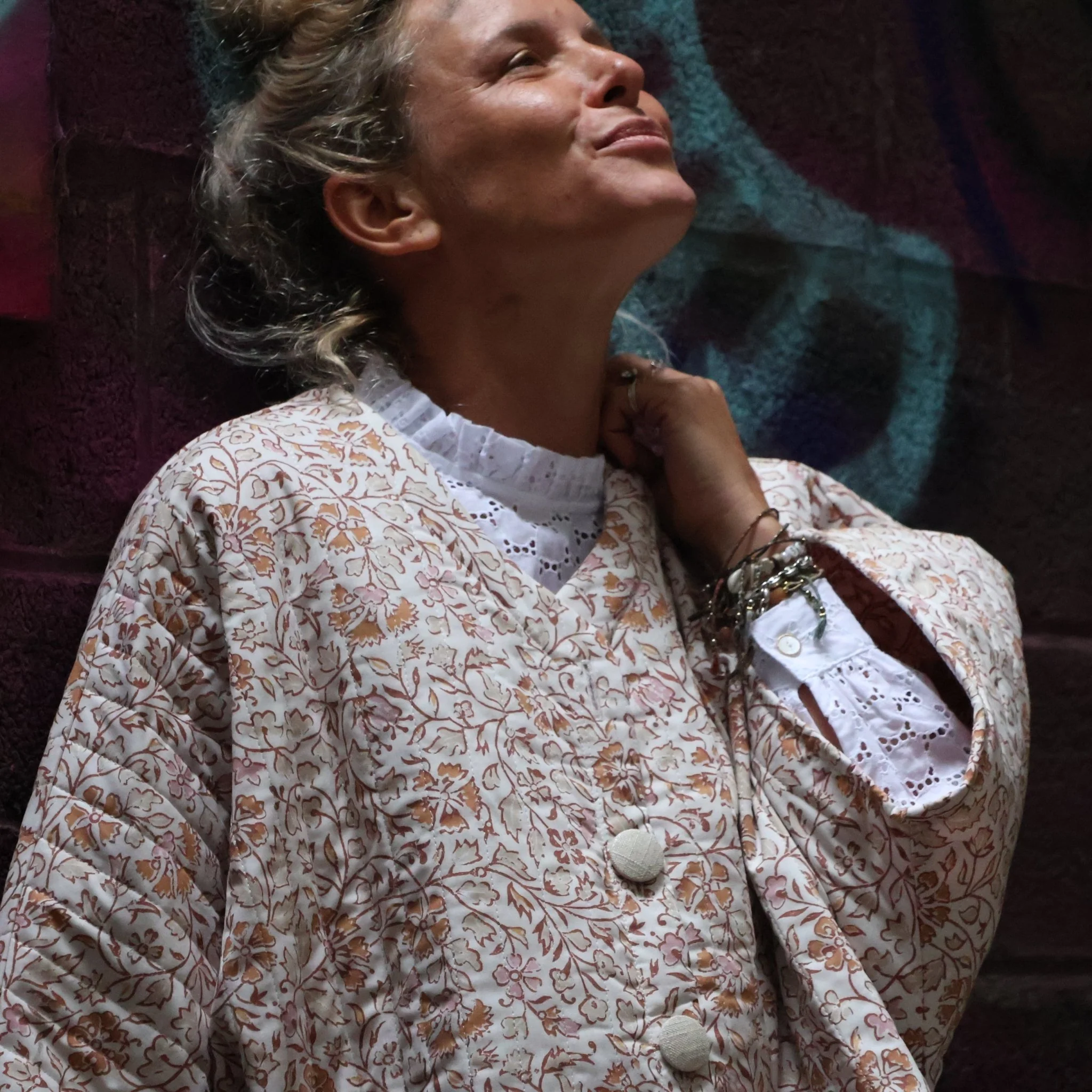 Veste kimono Yoko - coton matelassé fleuri automnal/ doublure fleuri rosé - Image 7