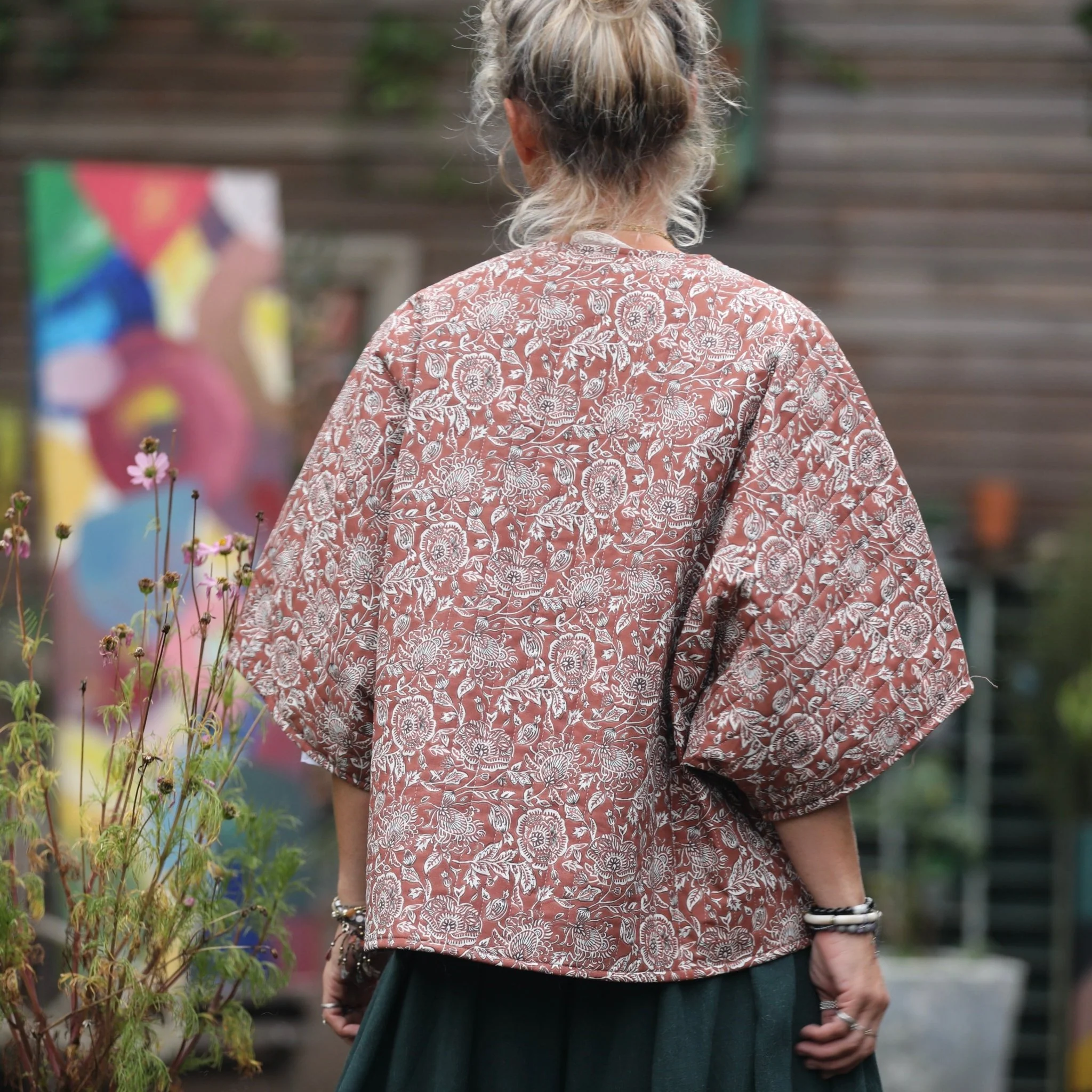 Veste kimono Yoko - coton matelassé imprimé châtaignier / envers fleuri rosé - Image 4