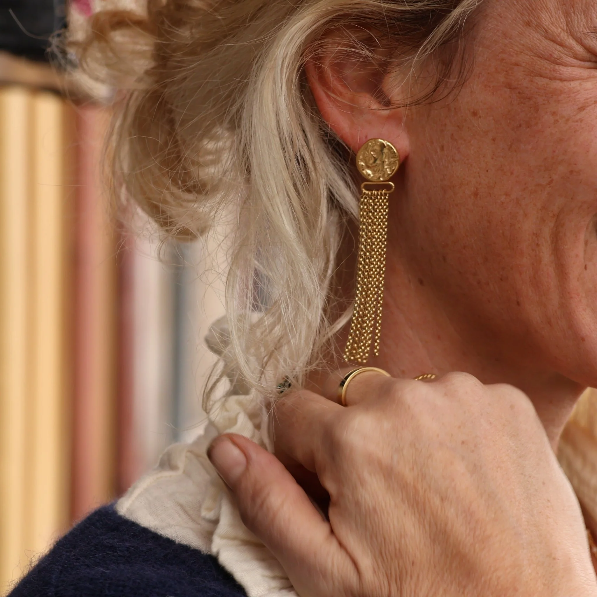 Boucles d'oreilles Cygne dorée - Image 2