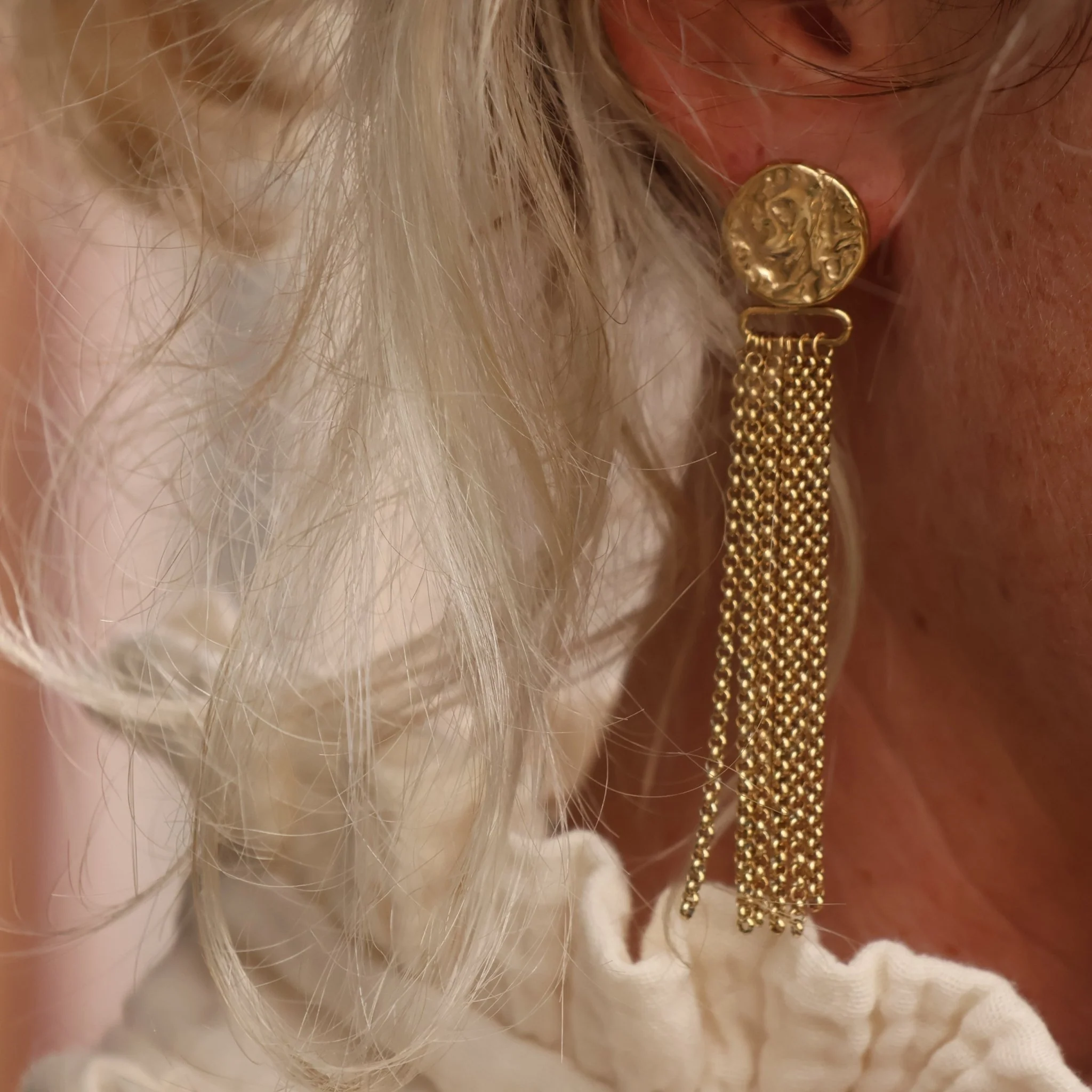 Boucles d'oreilles Cygne dorée - Image 3