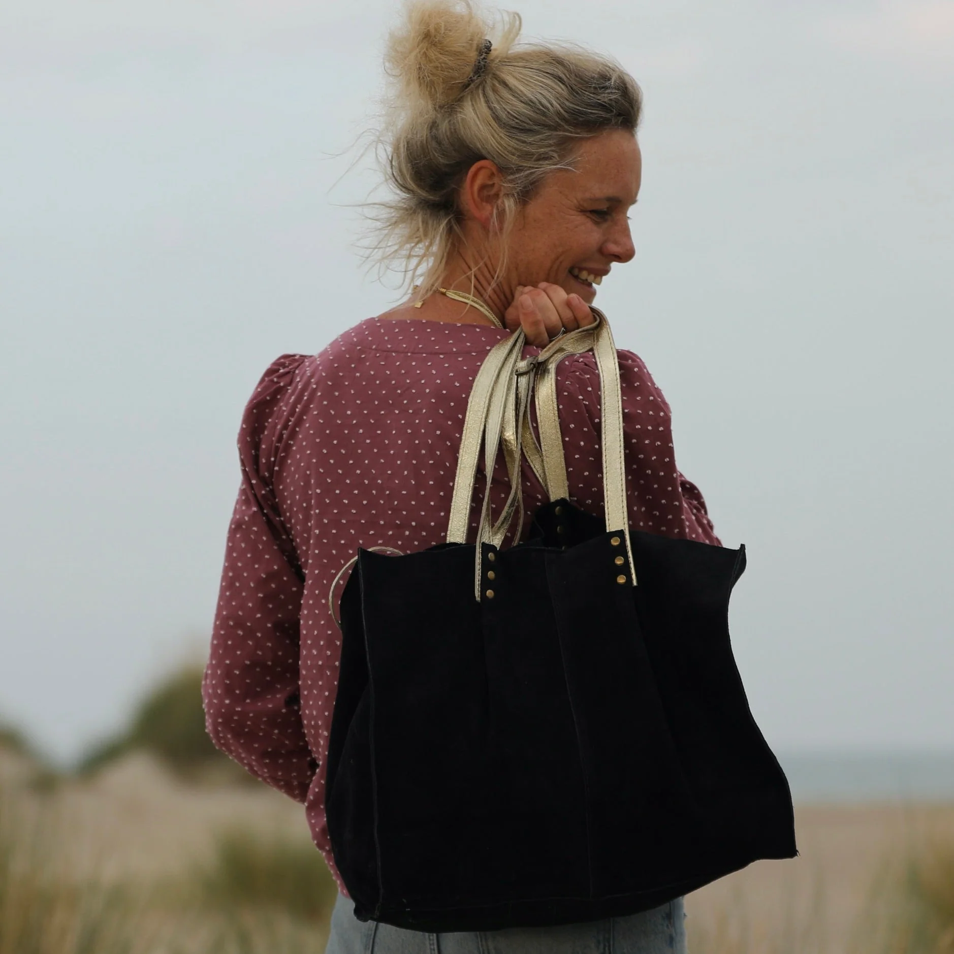 Sac Lisière – Cuir noir & reflets irisés - Image 8