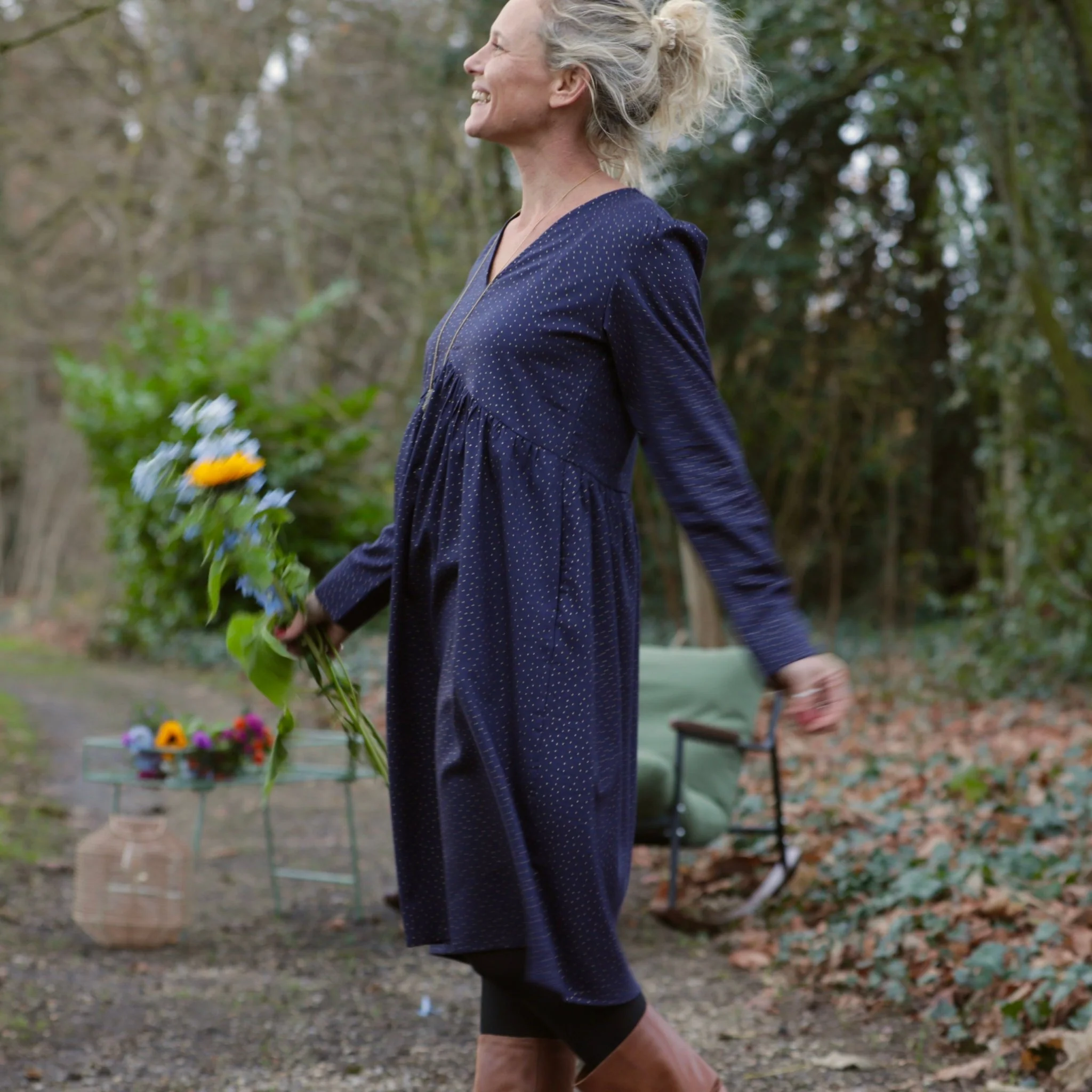 Robe Edonie coupe midi - Armuré marine/pois dorés - Image 4