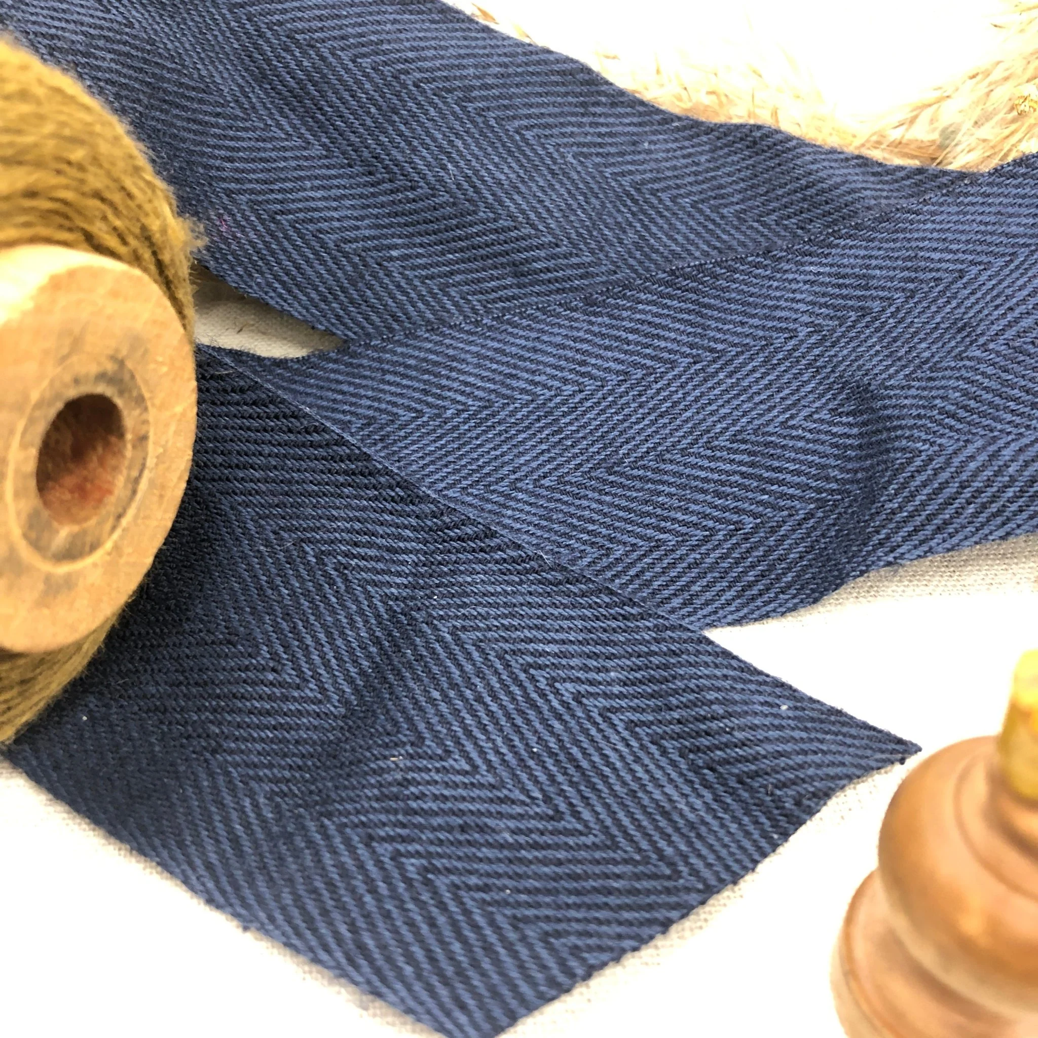 Galon de sergé chevron bleu marine 5 cm - au mètre