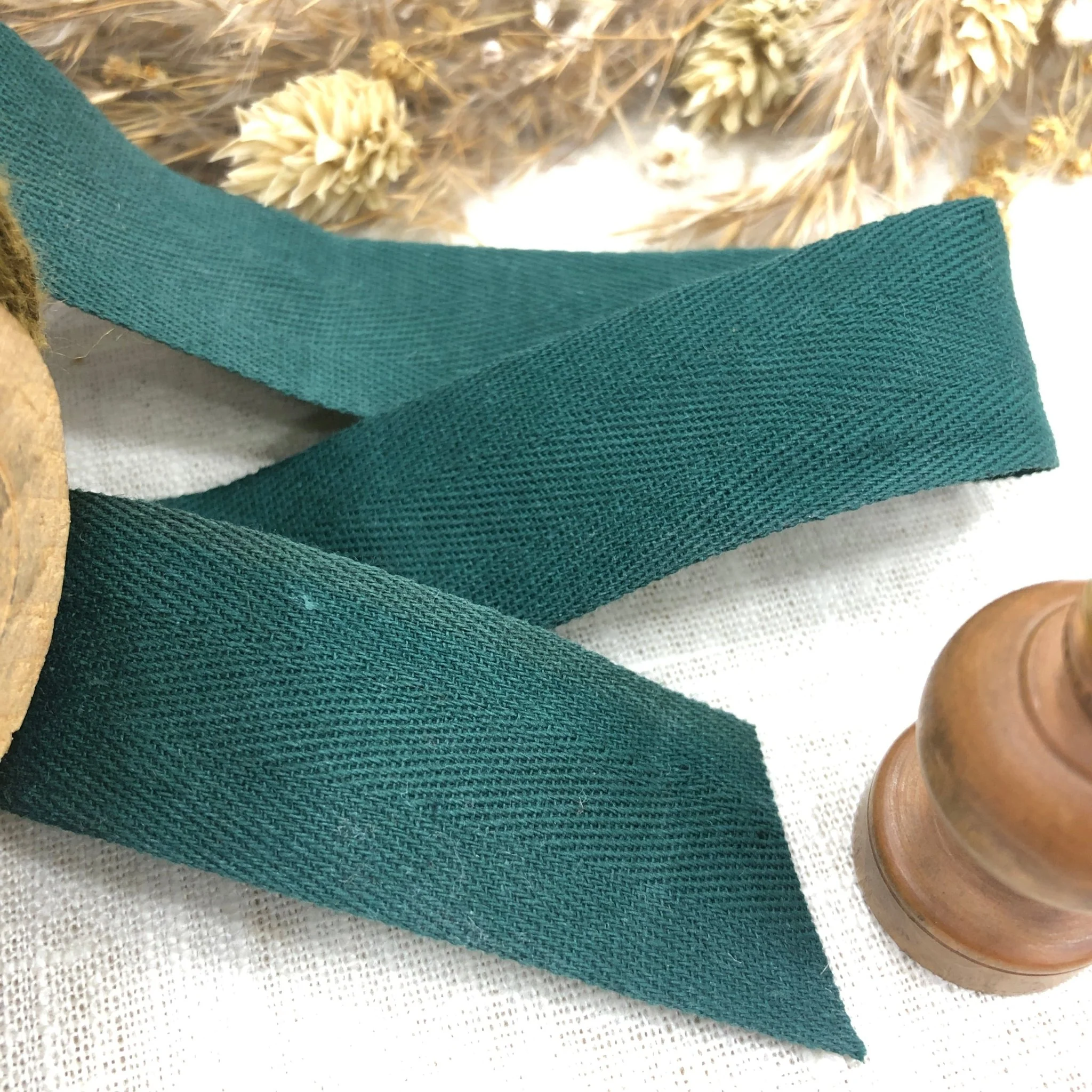 Galon de sergé chevron vert anglais 2,3 cm - au mètre