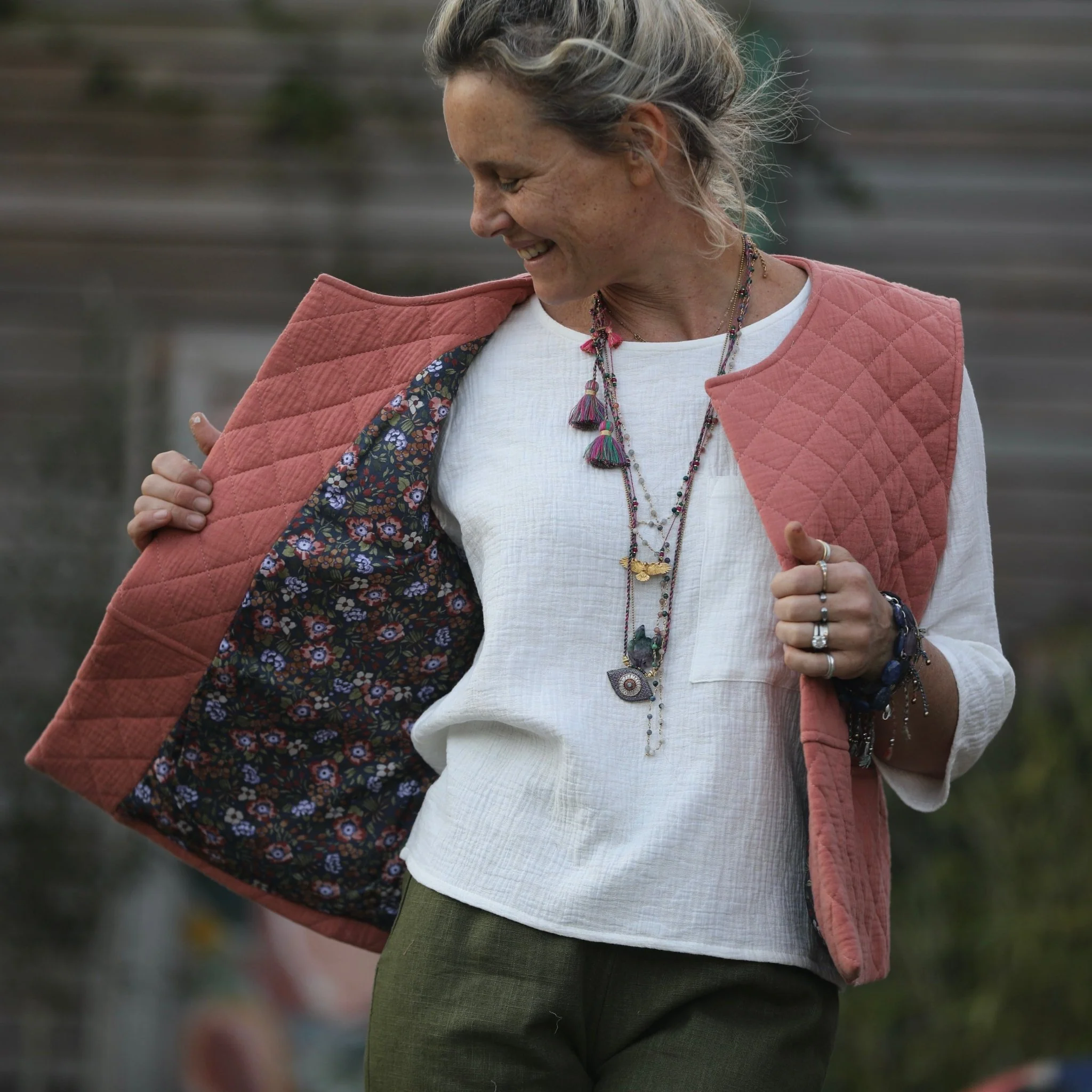 Gilet Basile matelassé en double gaze de coton rose boisé - Image 4