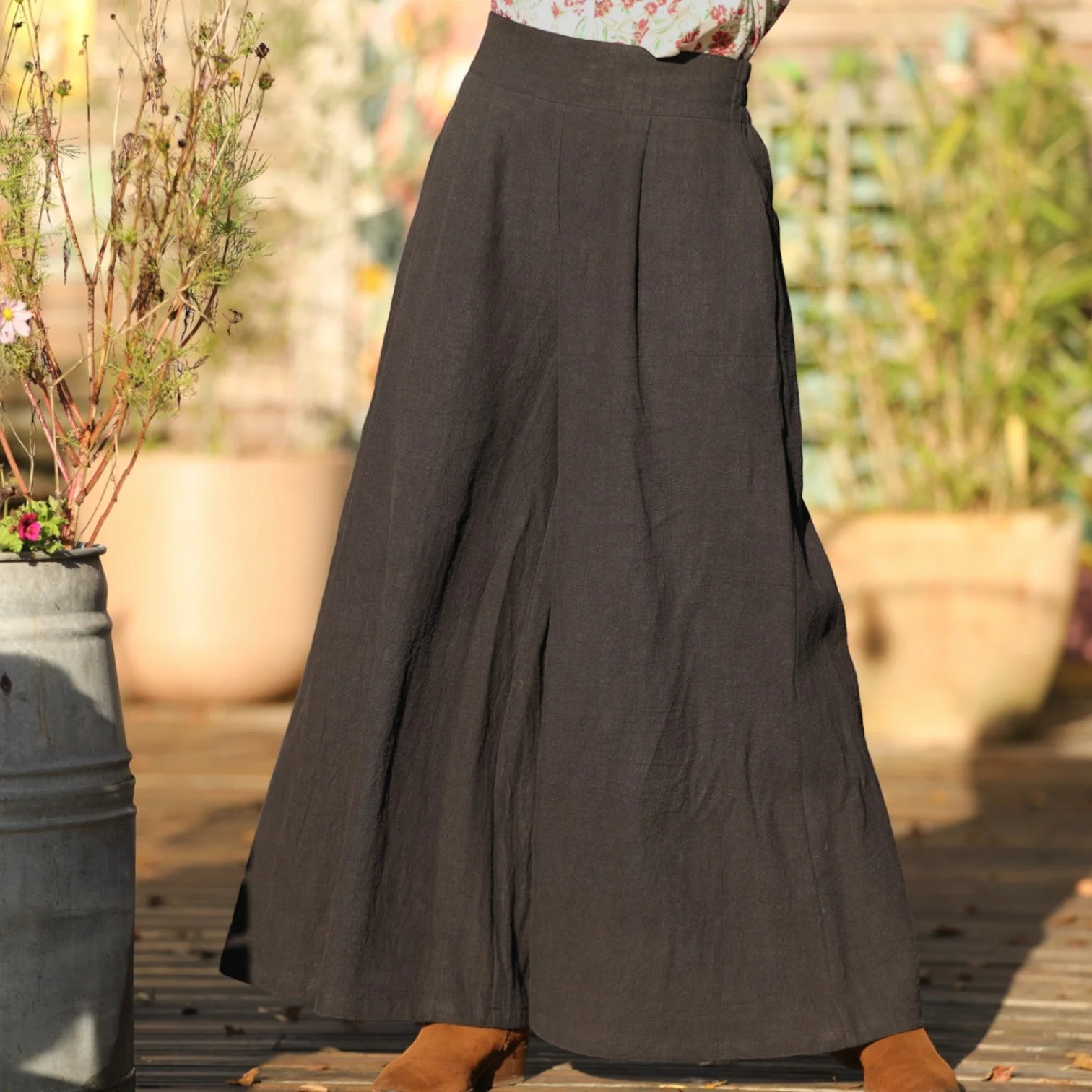 Jupe culotte Arielle en lin stone wash noir - Image 10