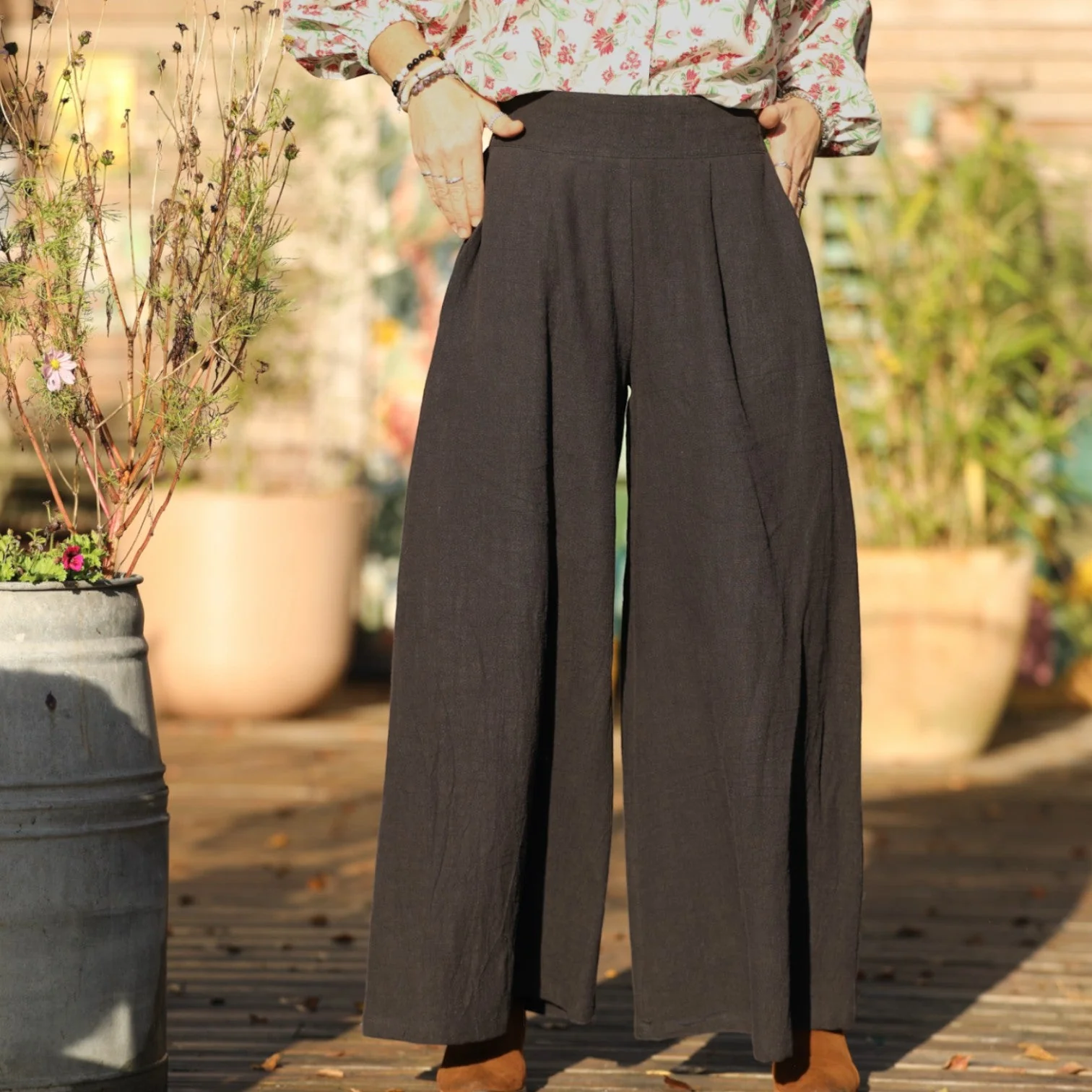 Jupe culotte Arielle en lin stone wash noir - Image 8