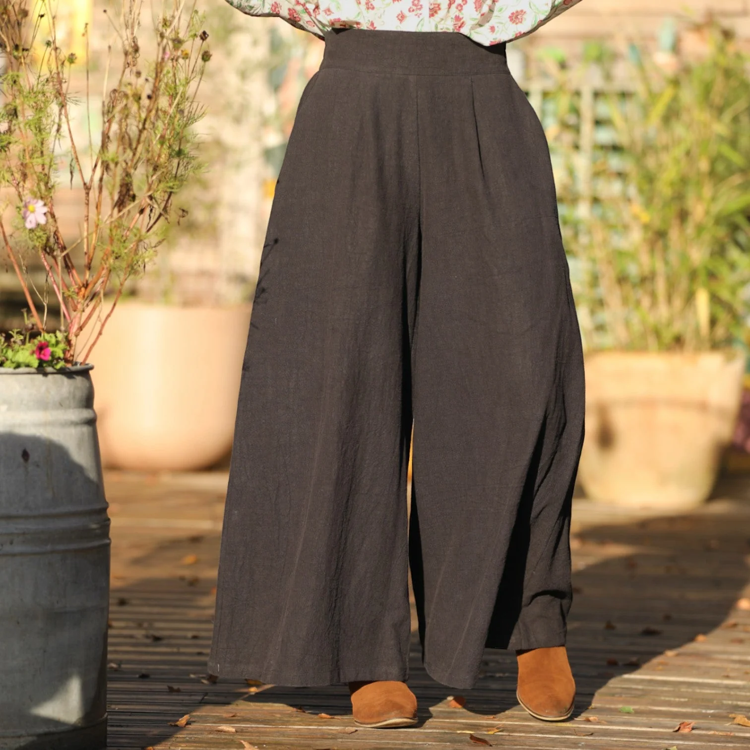 Jupe culotte Arielle en lin stone wash noir - Image 9