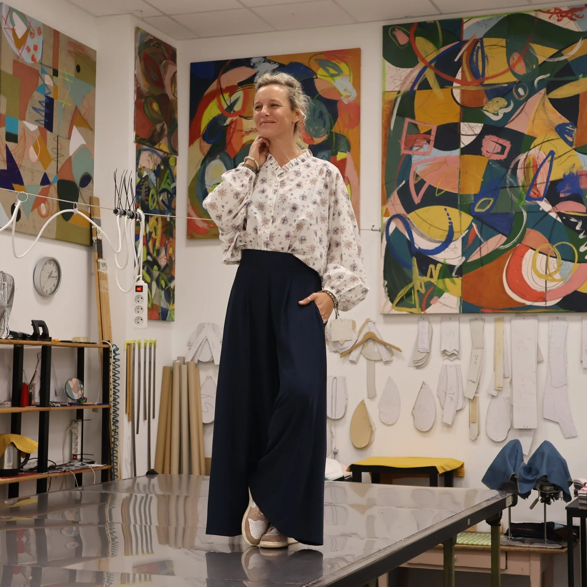 Jupe culotte Arielle en sergé de viscose bleu marine - Image 4