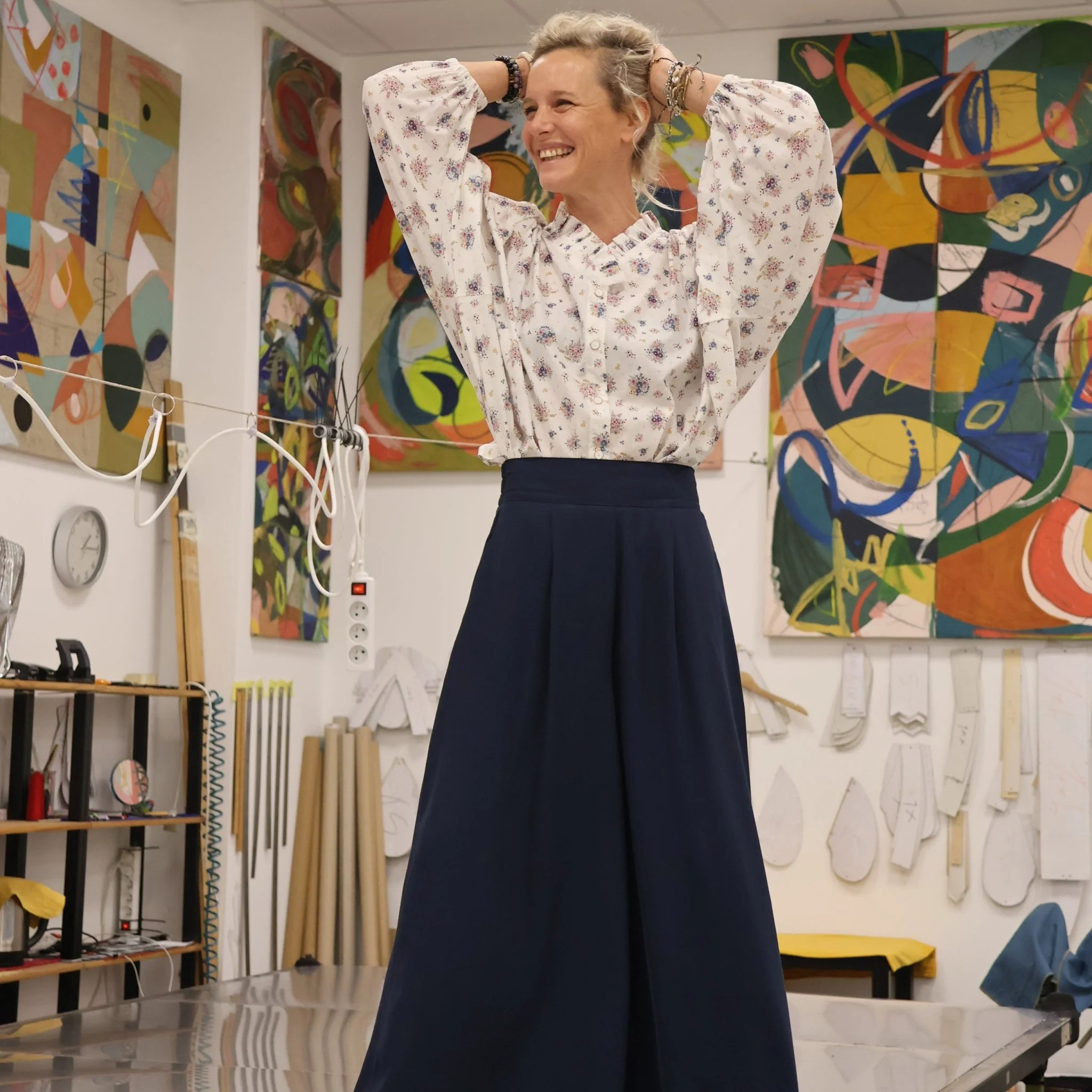 Jupe culotte Arielle en sergé de viscose bleu marine - Image 6
