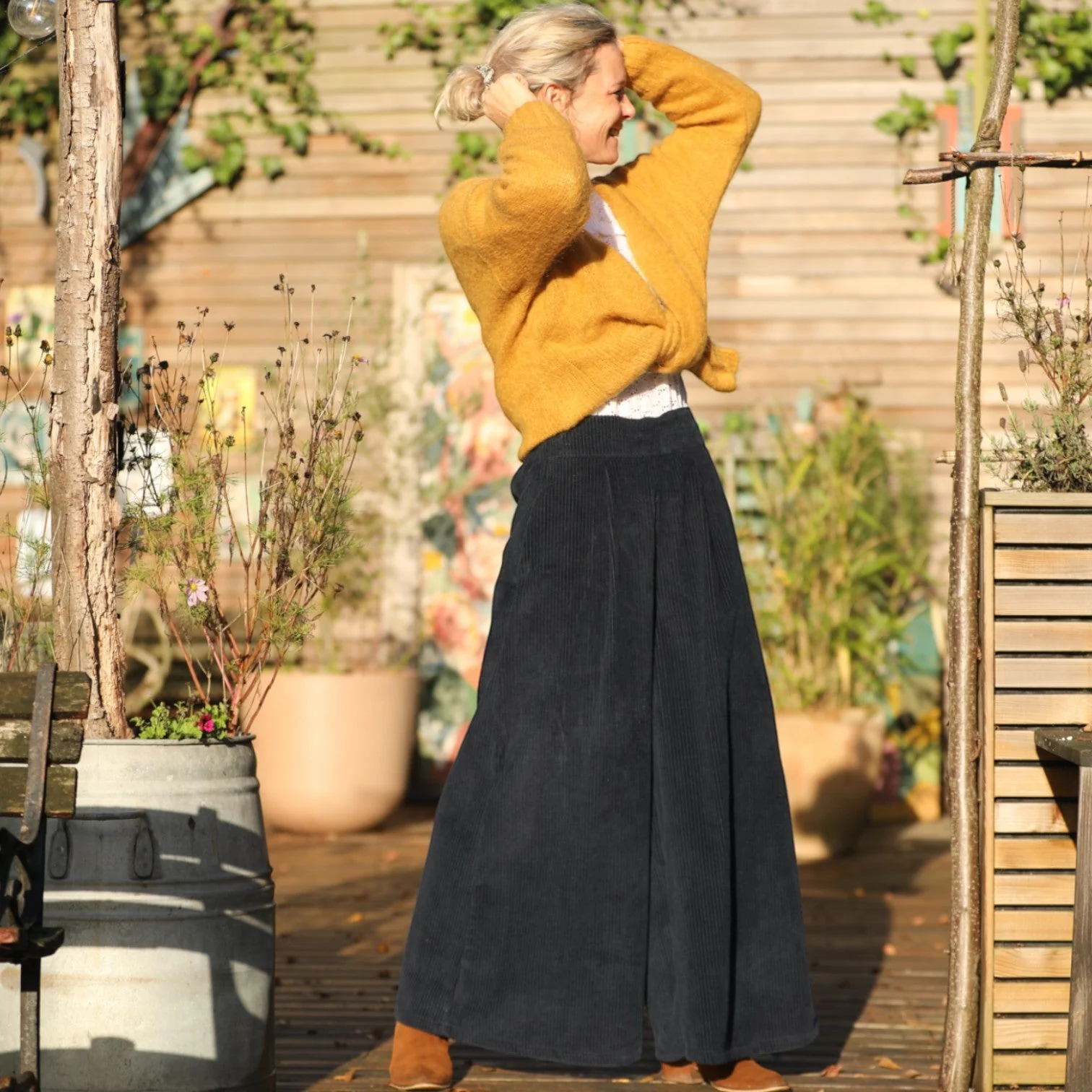 Jupe culotte Arielle en velours côtelé bleu marine
