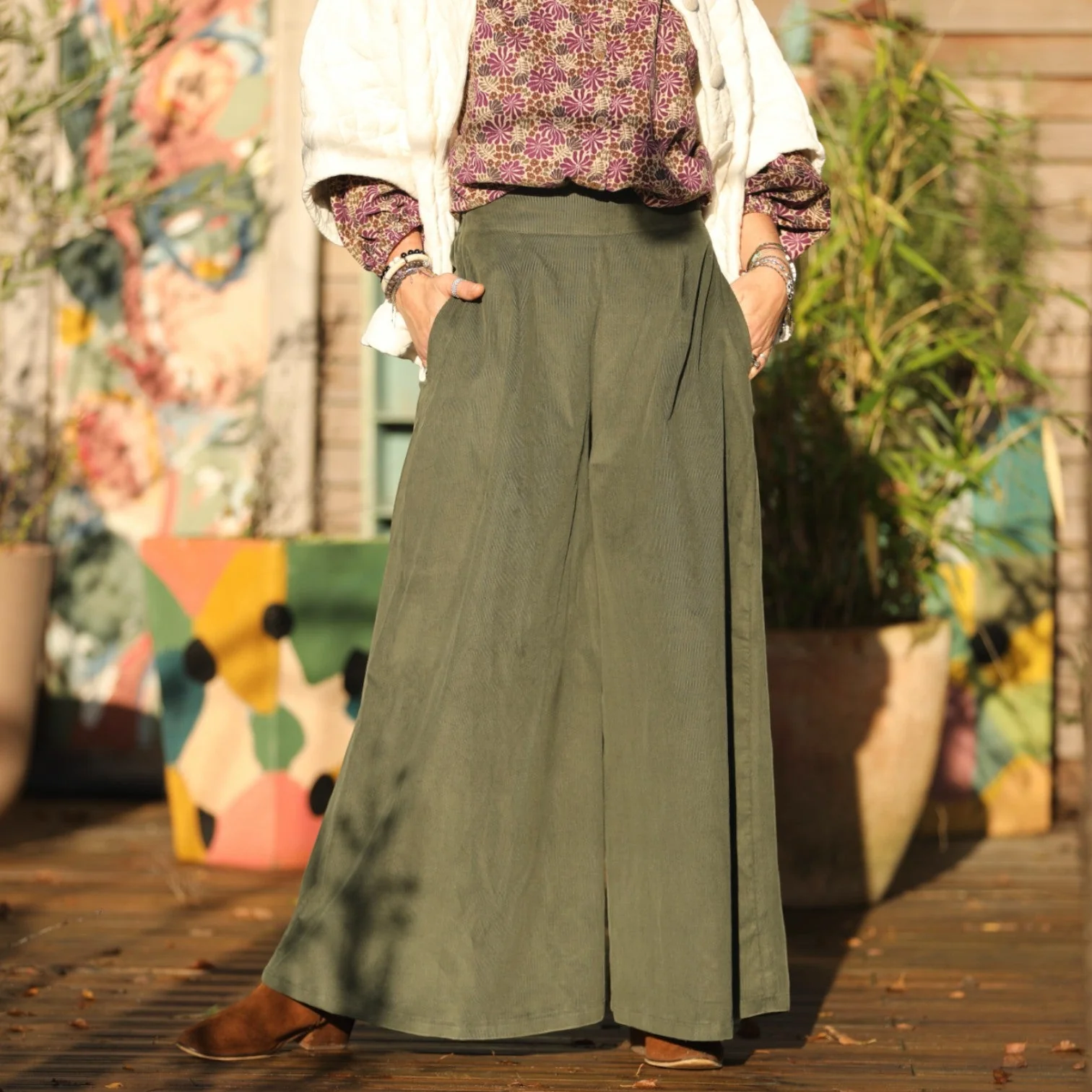 Jupe culotte Arielle en velours milleraies kaki - Image 7