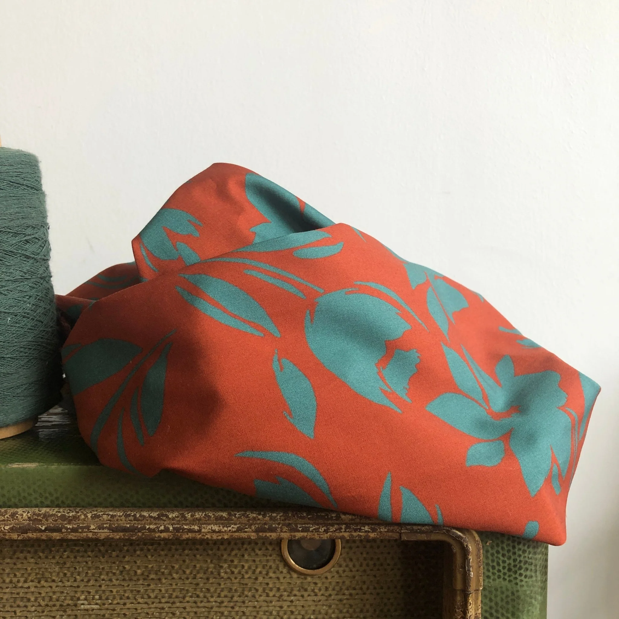 Jupe Tina popeline de coton terracotta fleuri aqua - Image 2