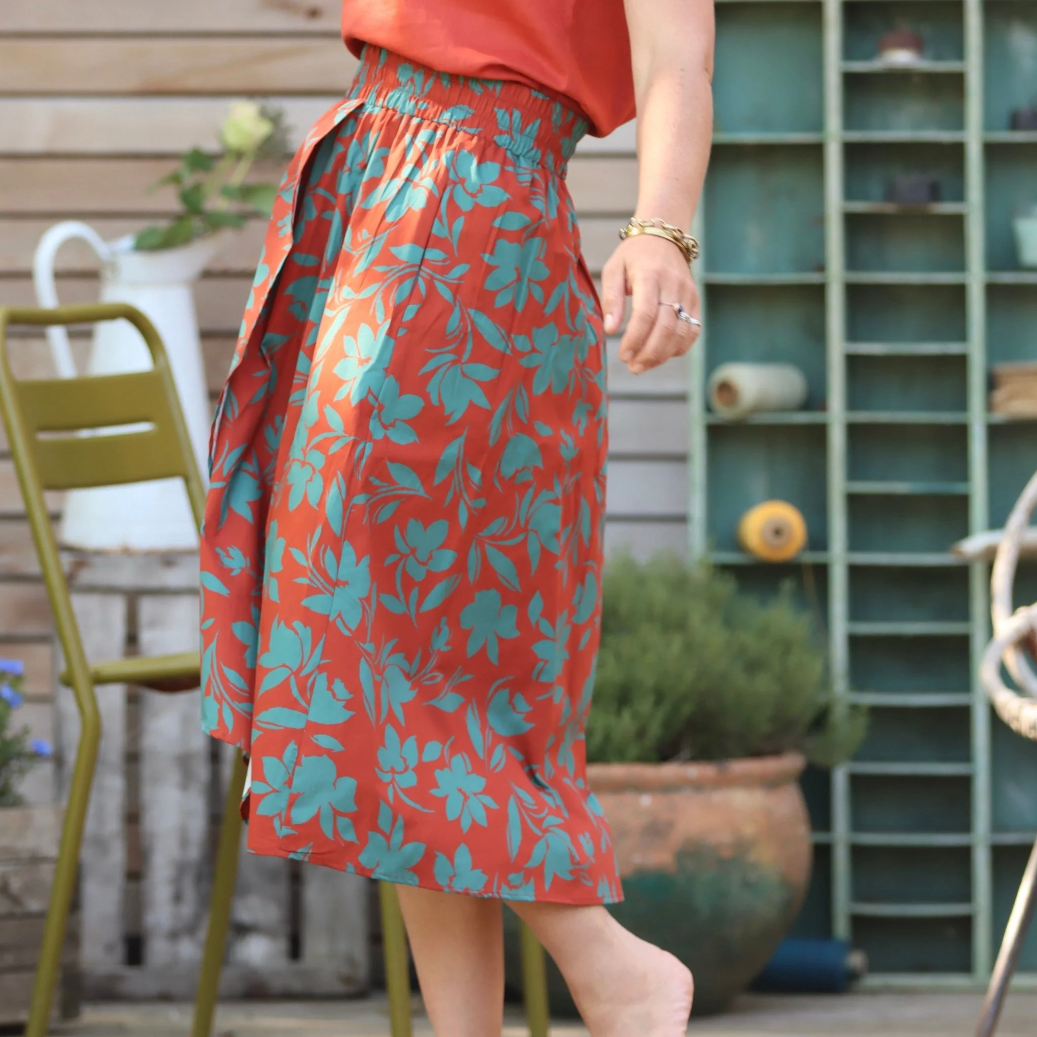 Jupe Tina popeline de coton terracotta fleuri aqua - Image 4