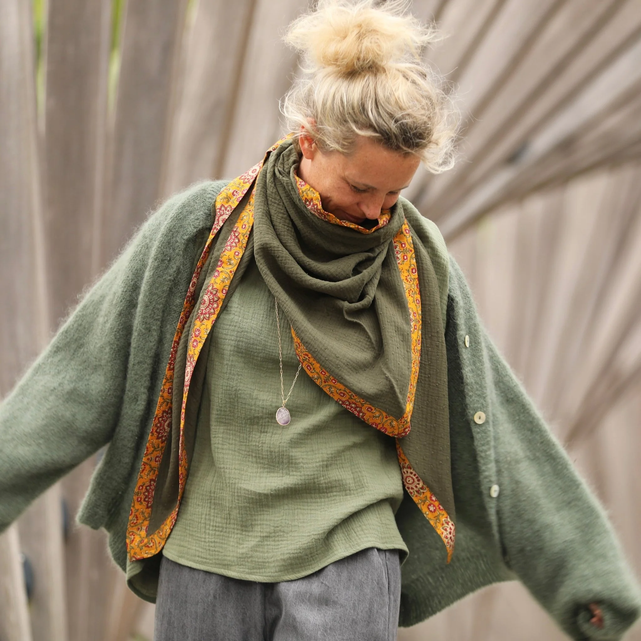 Le foulard Calista Kaki plumetis/Tara - Image 2