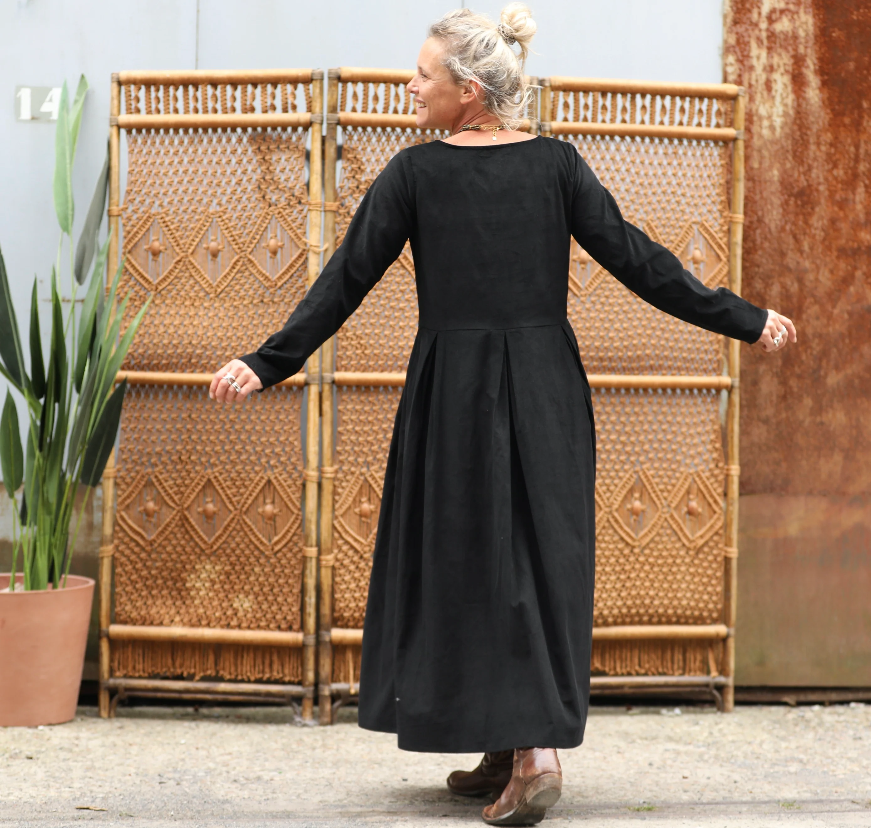 Robe Louisa - velours milleraies noir - Image 9