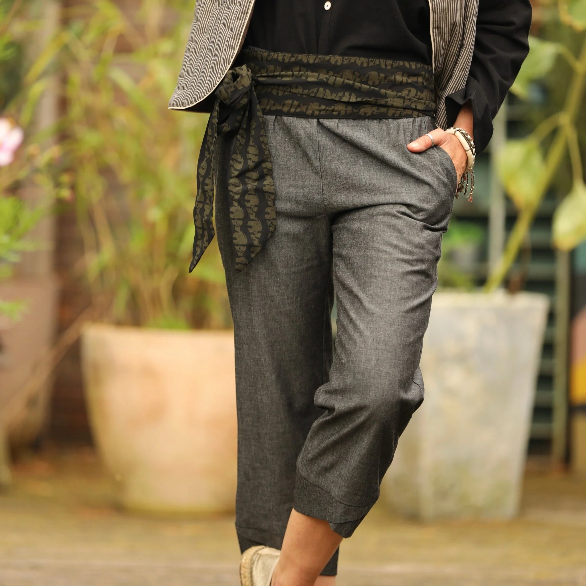 Pantalon Baptiste -  jean de coton noir - Image 9