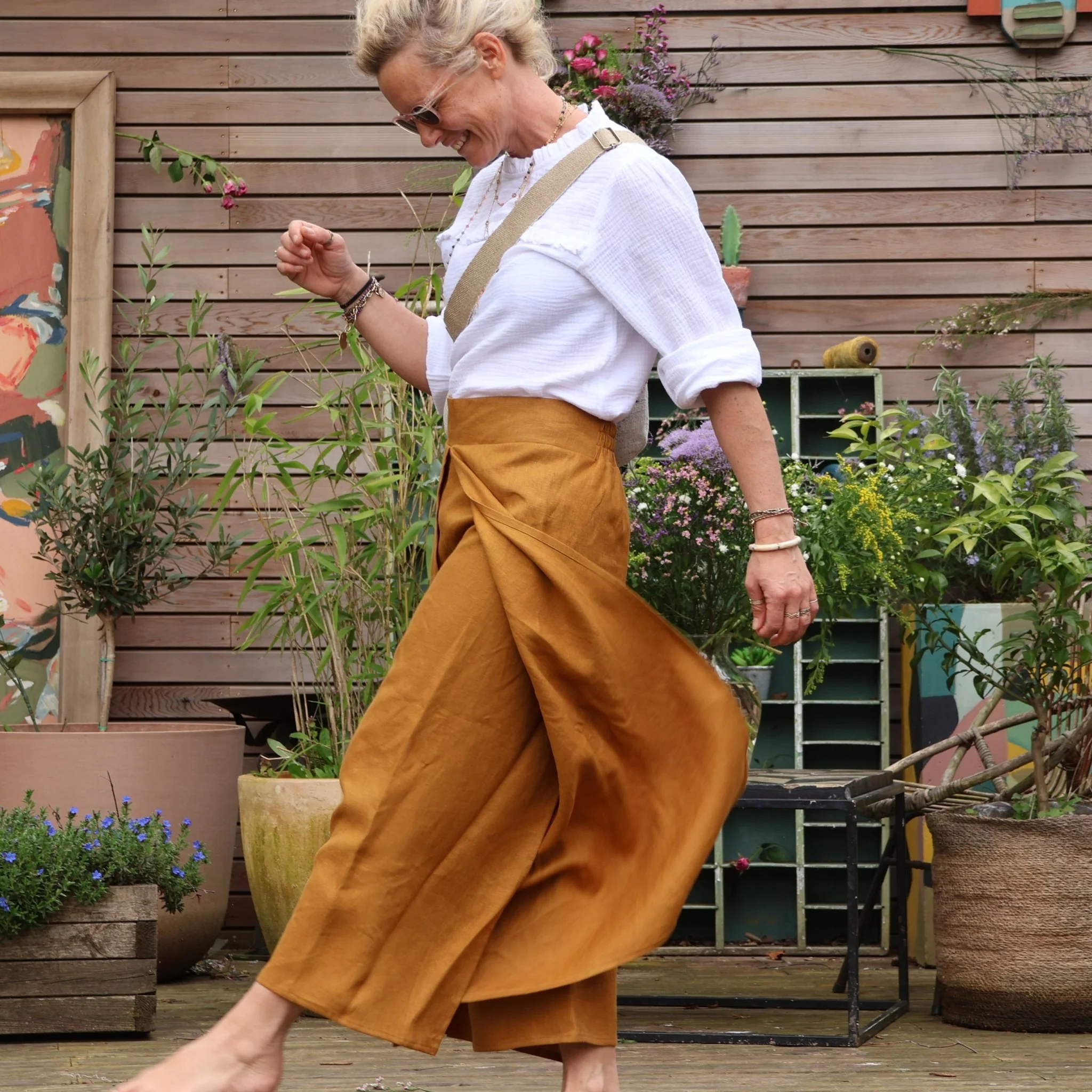 Pantalon drapé Mathilde - lin ocre - Image 5