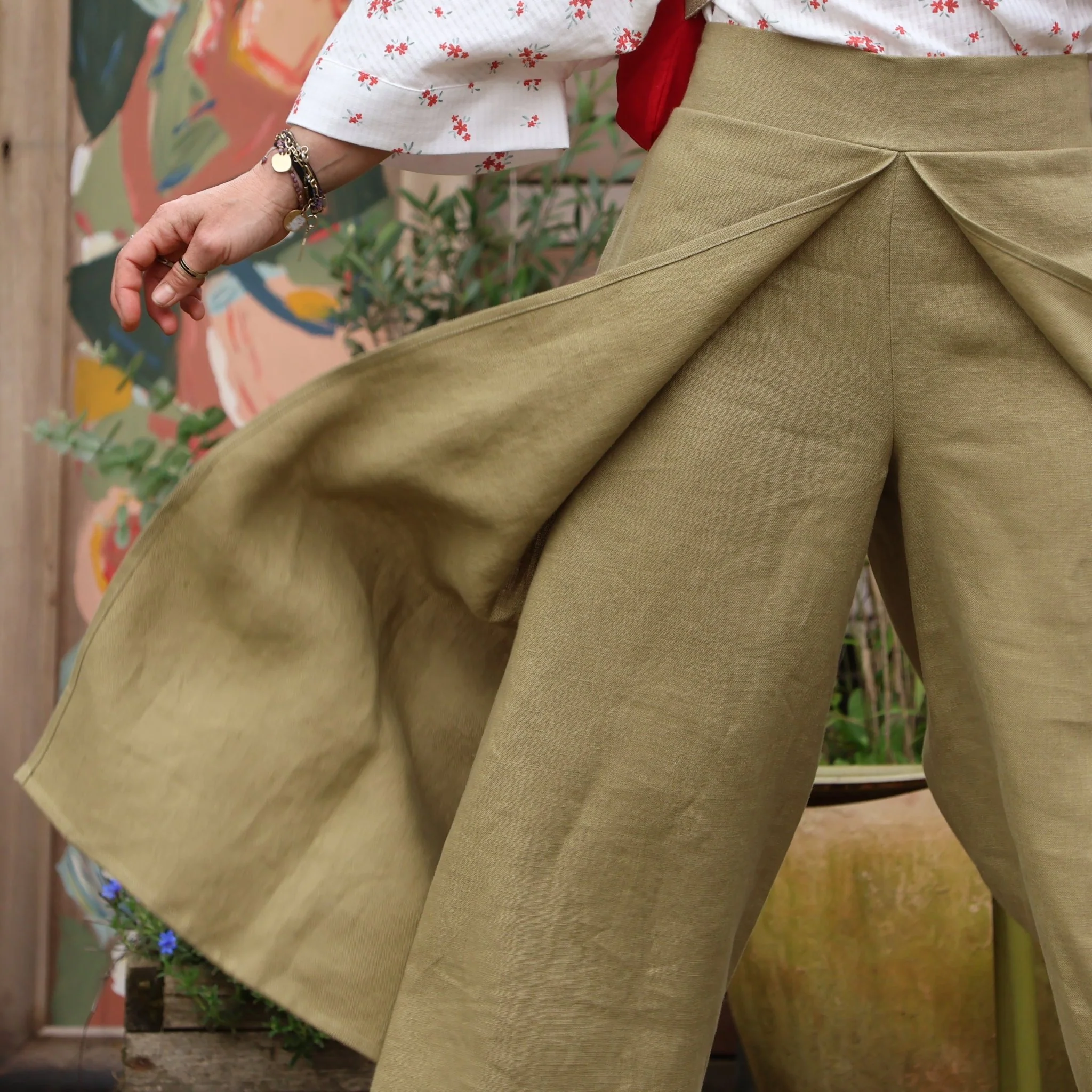 Pantalon drapé Mathilde - lin vert lichen - Image 3
