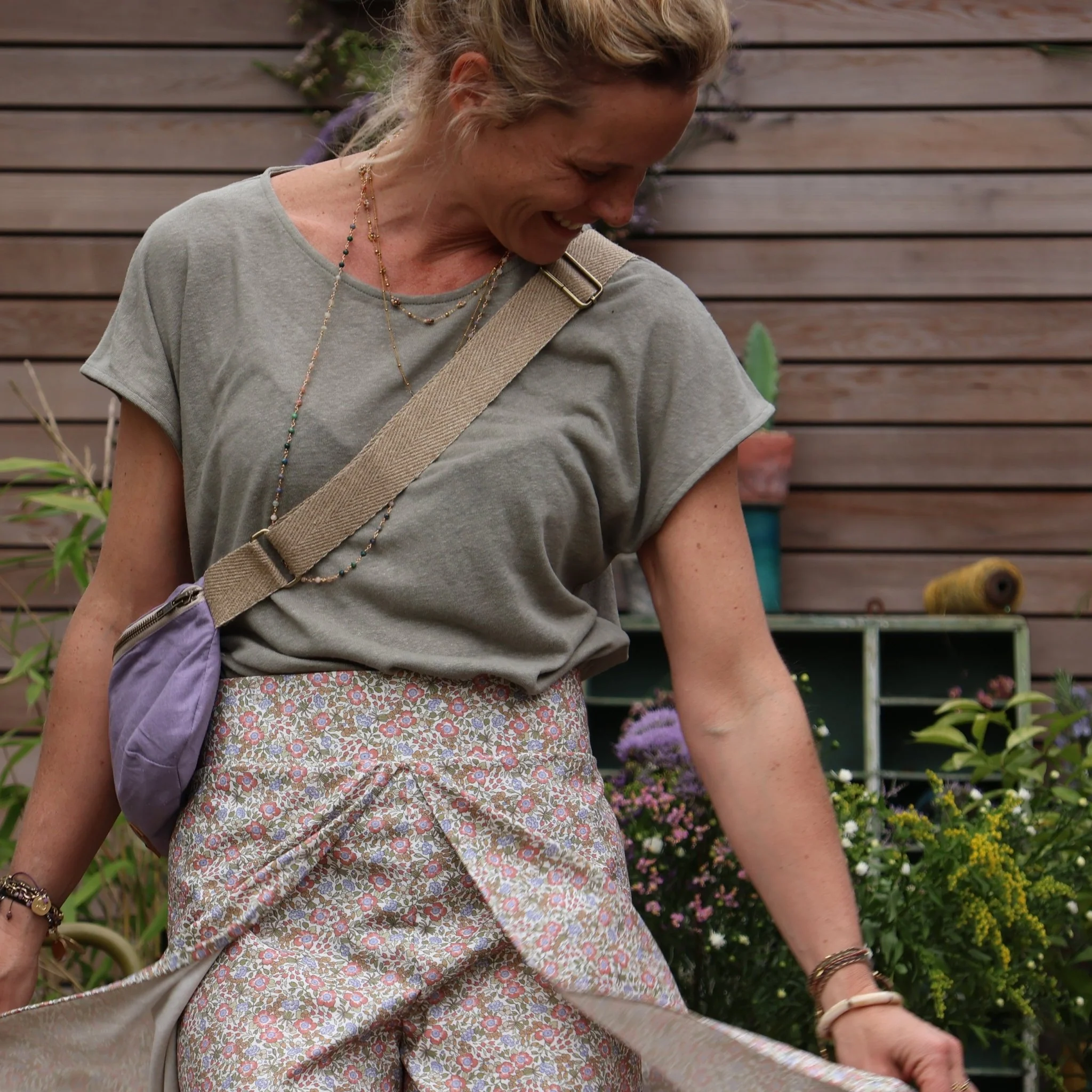 Pantalon drapé Mathilde - sergé de coton fleuri d'été - Image 6