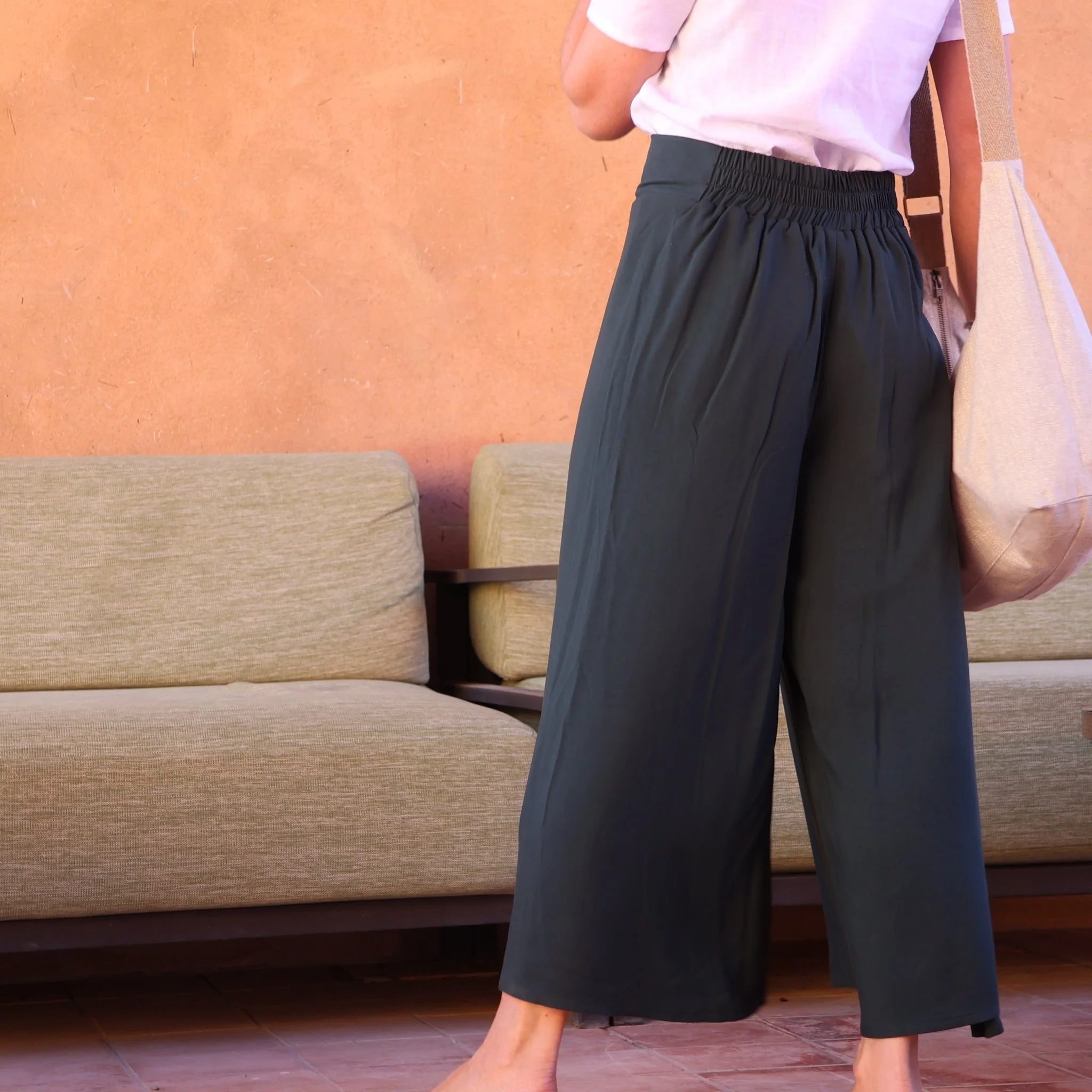 Pantalon drapé Mathilde - sergé de viscose vert anglais - Image 4