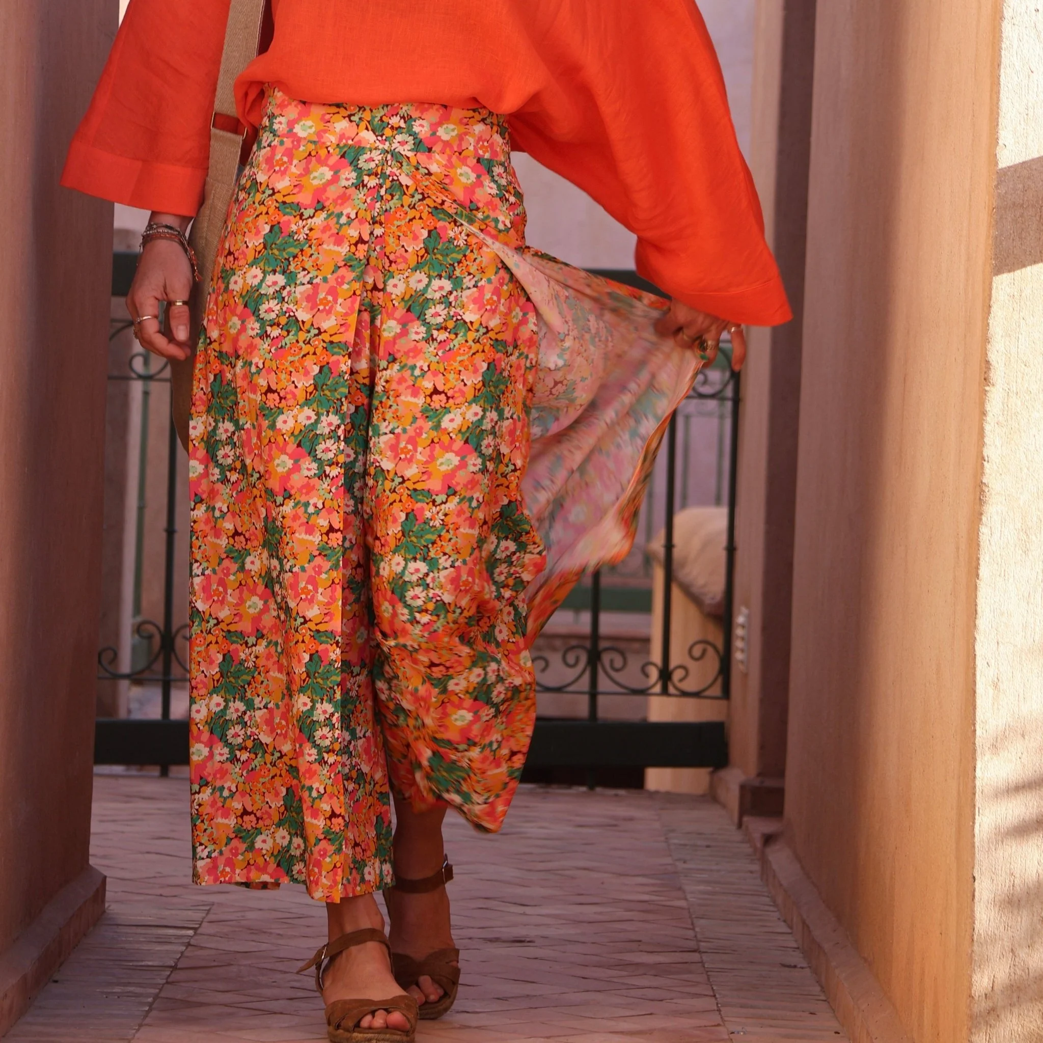 Pantalon drapé Mathilde - viscose fleuri corail