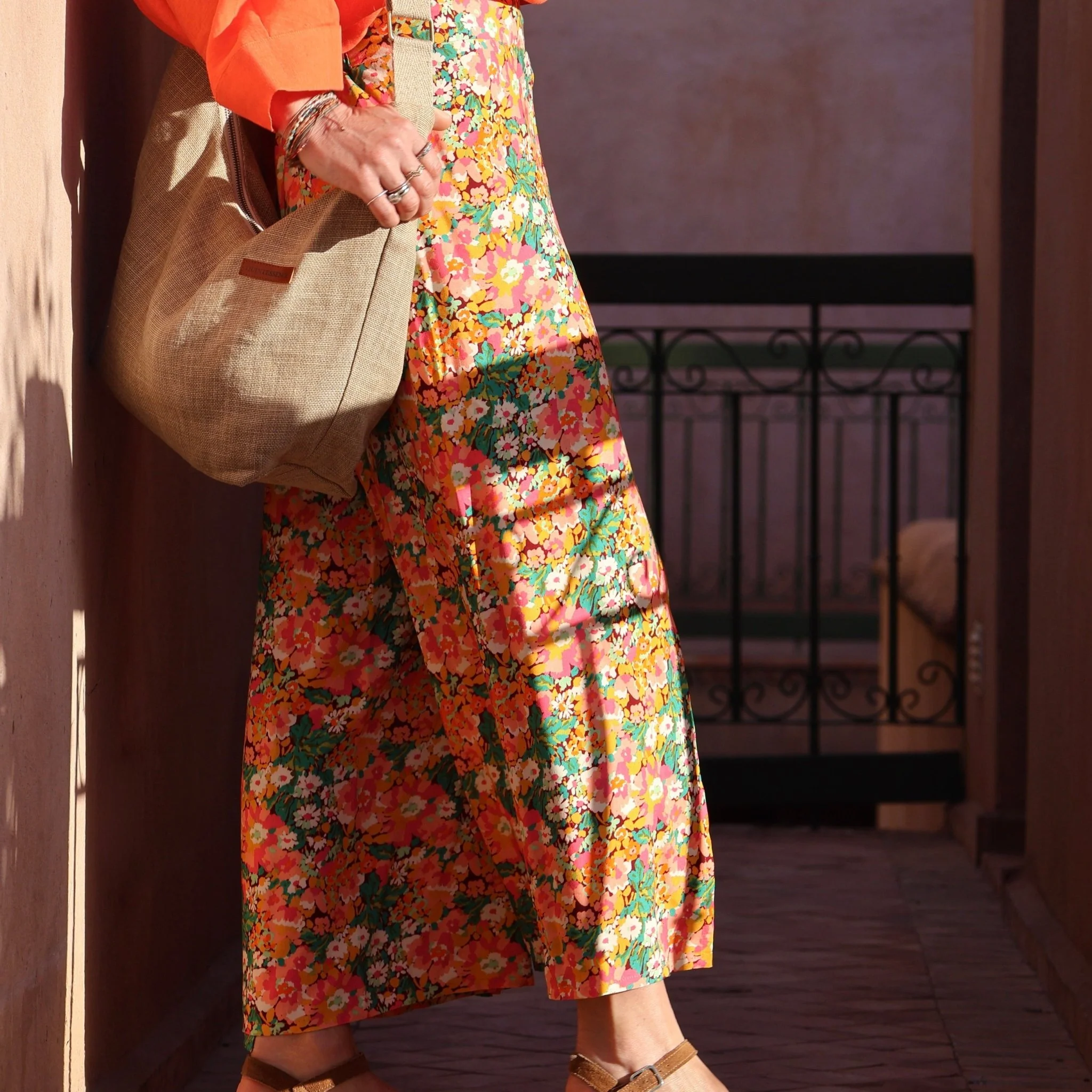 Pantalon drapé Mathilde - viscose fleuri corail - Image 6