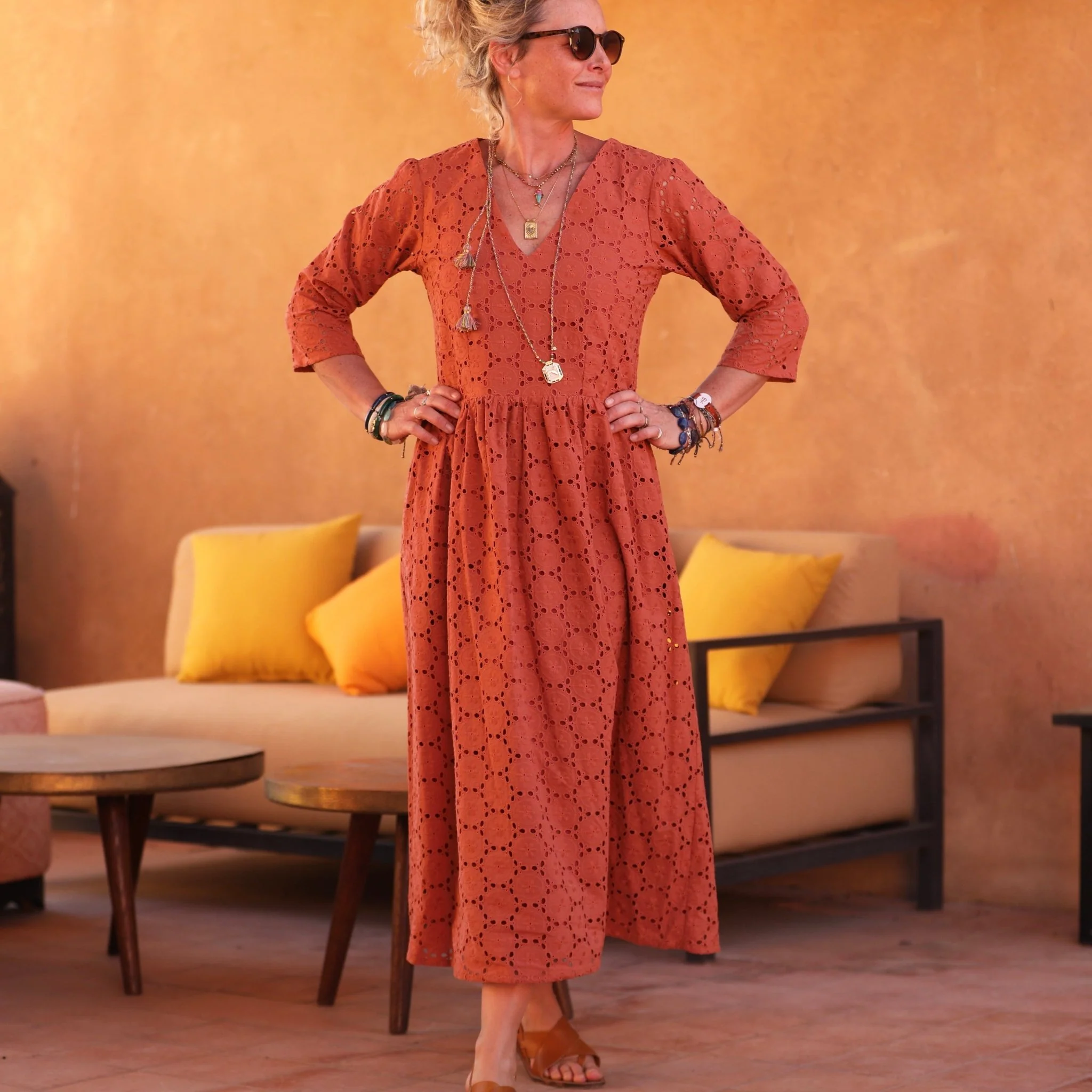 Robe Anastasia brodée terracotta - Image 9