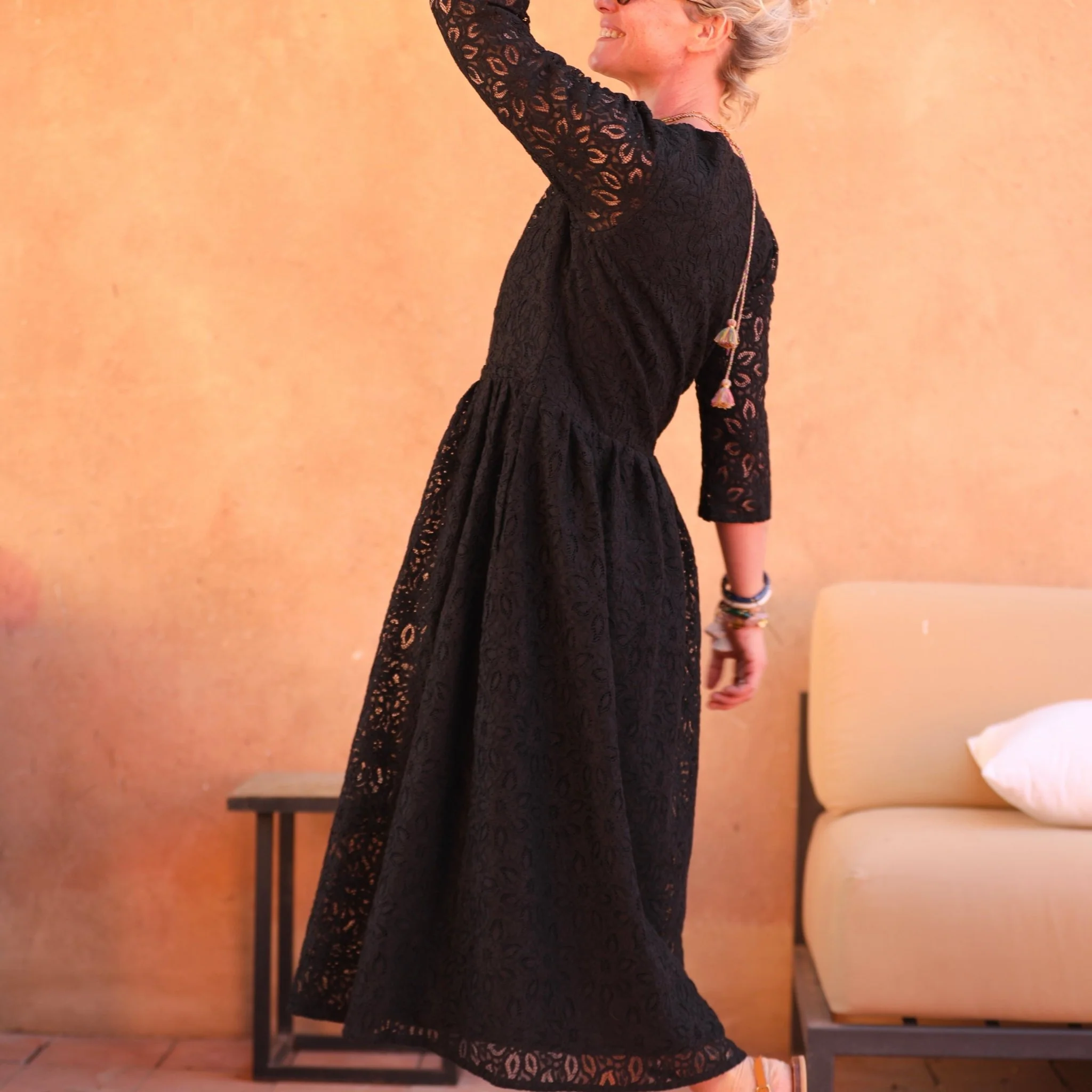 Robe Anastasia broderie noire