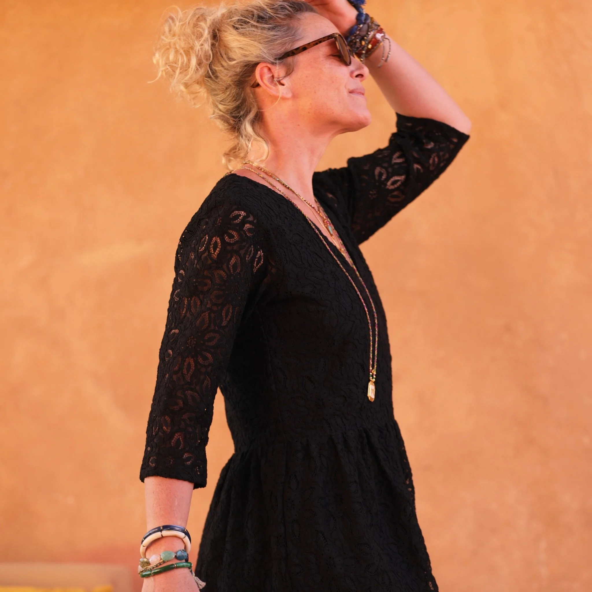 Robe Anastasia broderie noire - Image 7