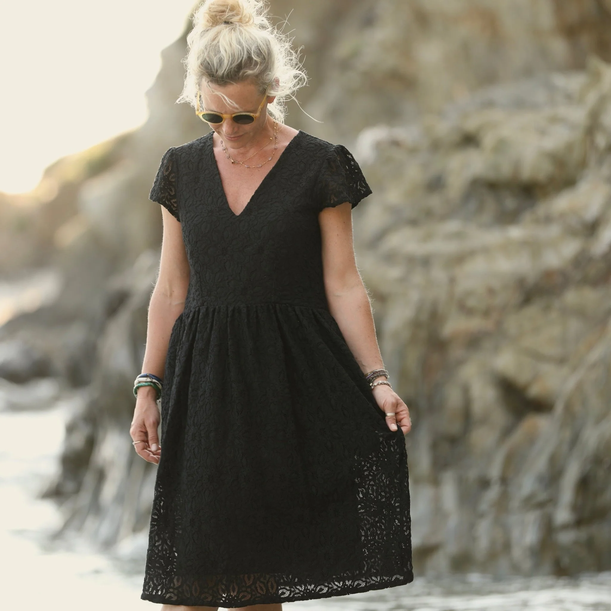 Robe Anastasia midi broderie noire - Image 5