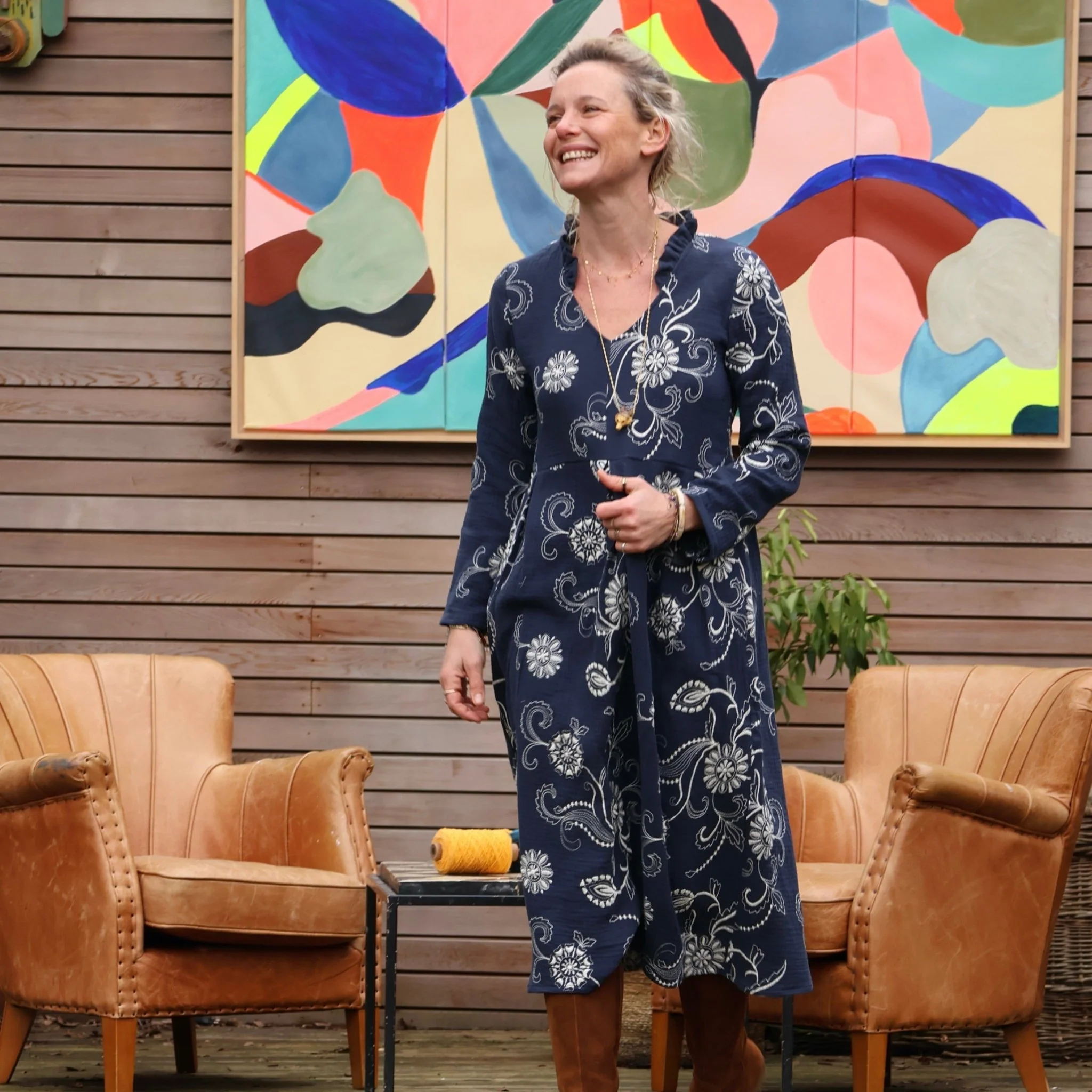 Robe Aria - double gaze de coton brodée bleu marine - Image 5