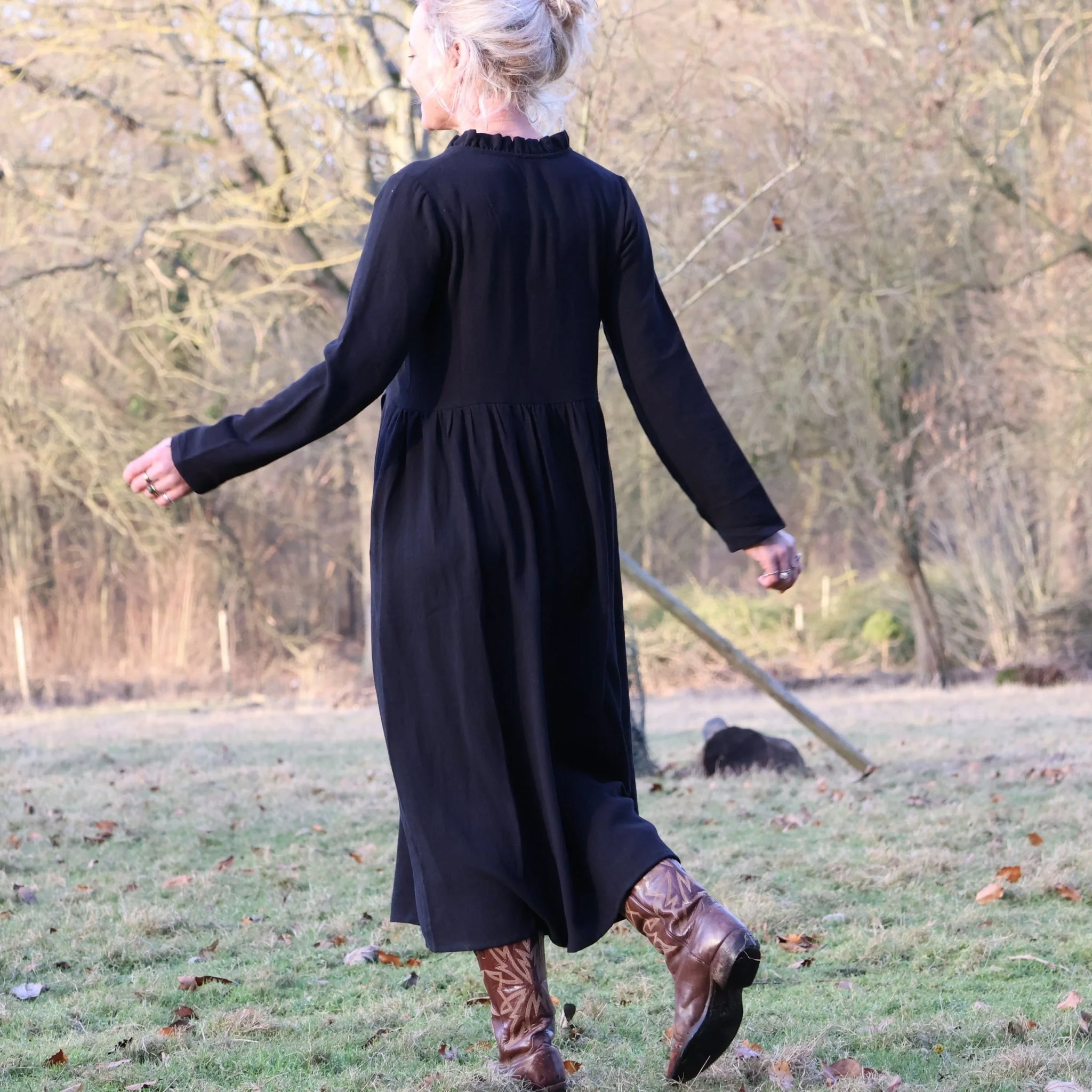 Robe Aria -  viscose/lin noire - Image 3