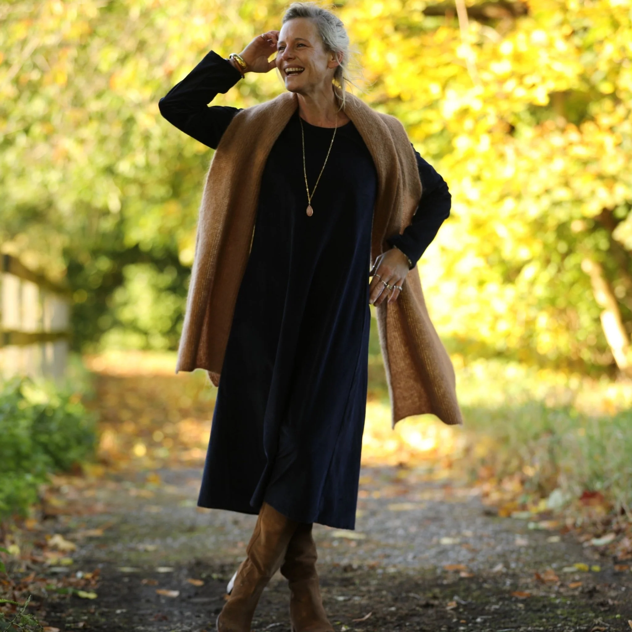 Robe Armande – velours côtelé bleu marine - Image 5
