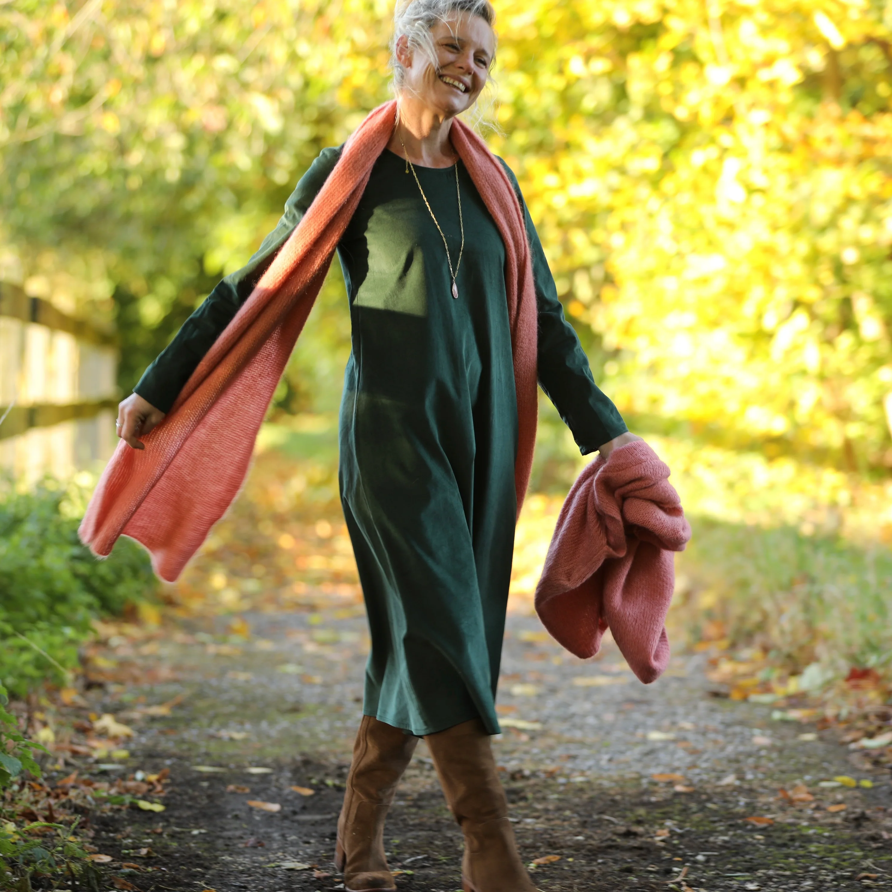 Robe Armande – velours milleraies vert anglais - Image 3