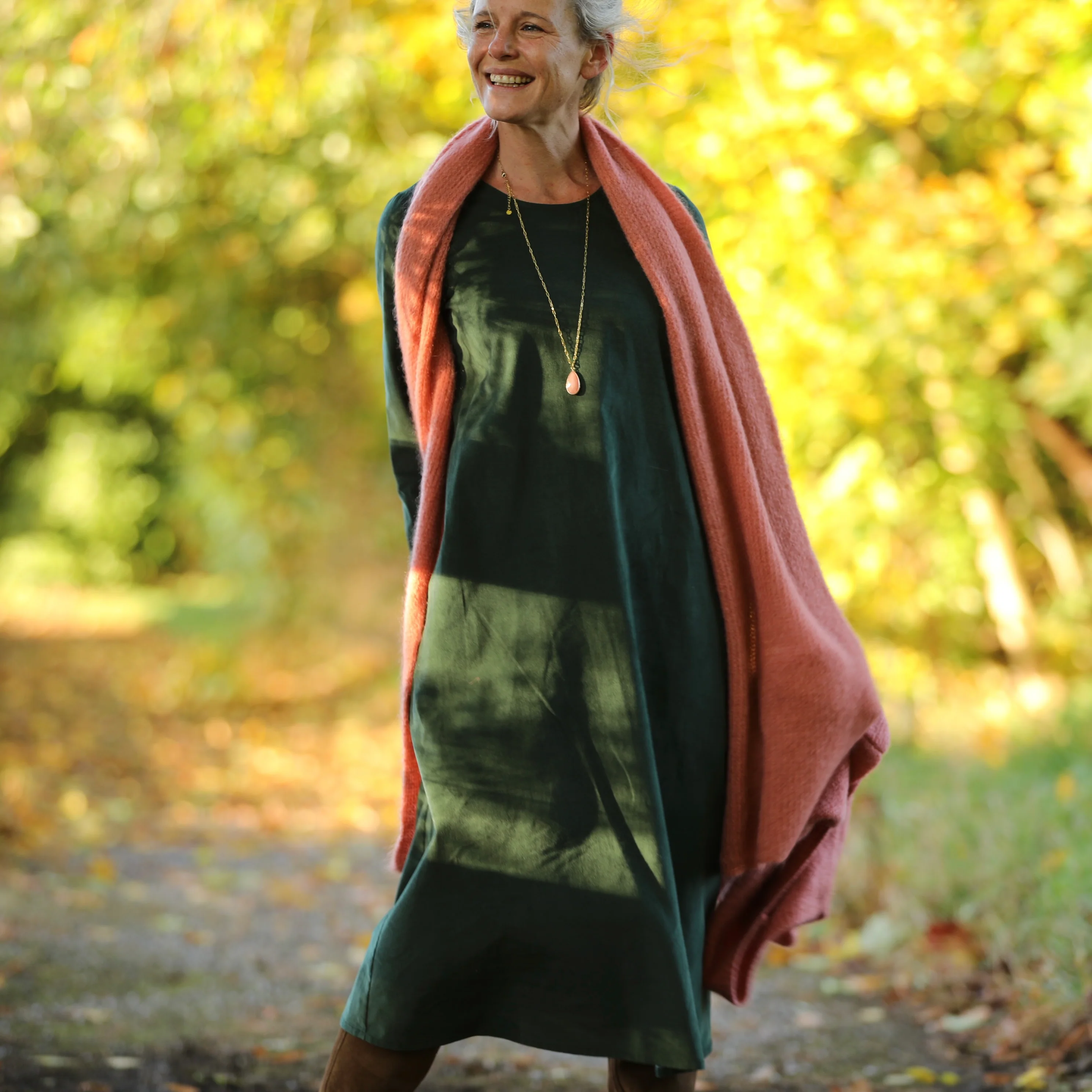 Robe Armande – velours milleraies vert anglais - Image 5