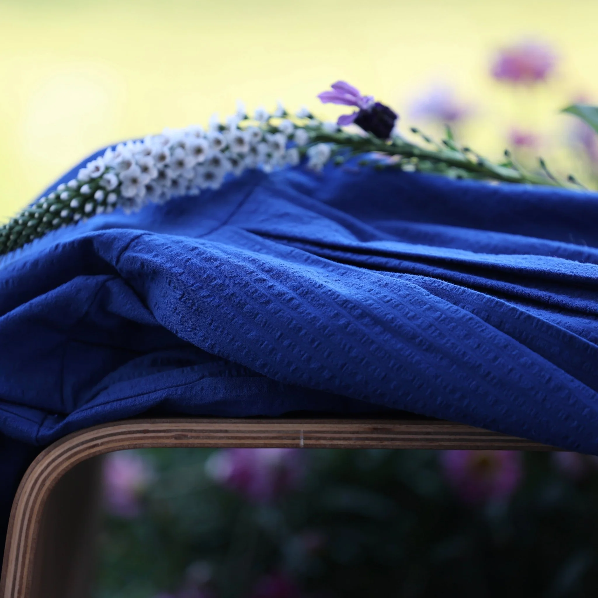 Robe Louisa manches 3/4 – Seersucker de coton bleu majorelle - Image 2